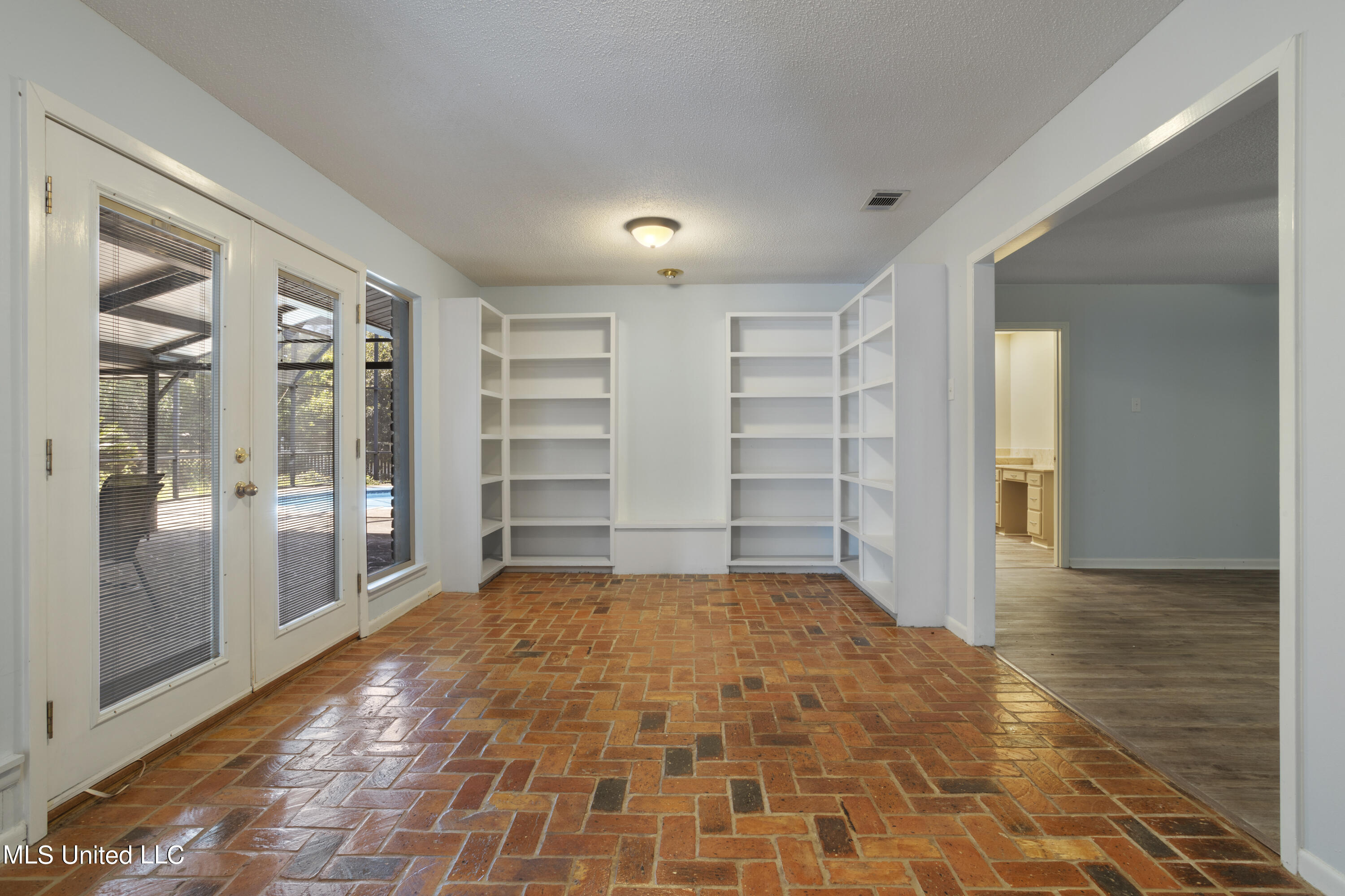 105 St Andrews Drive