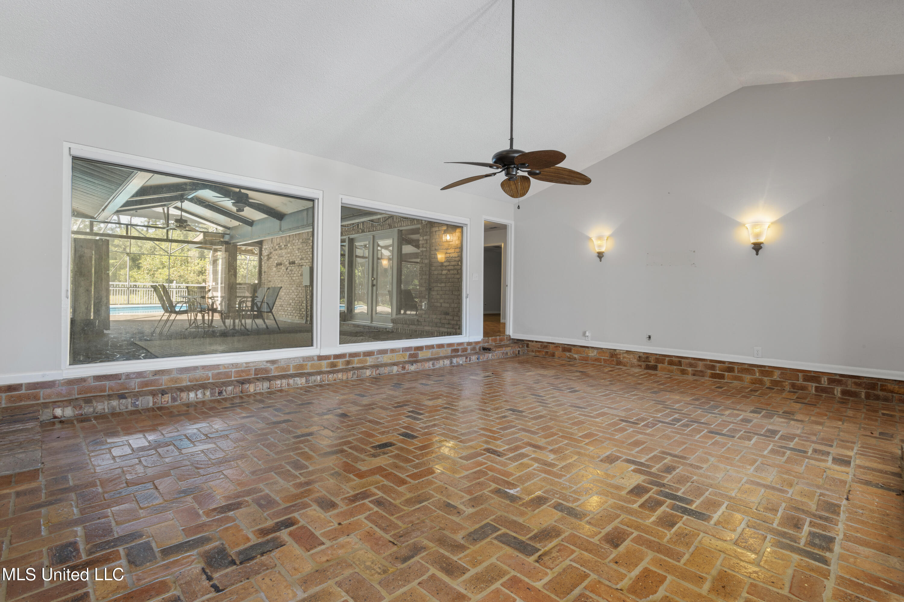 105 St Andrews Drive