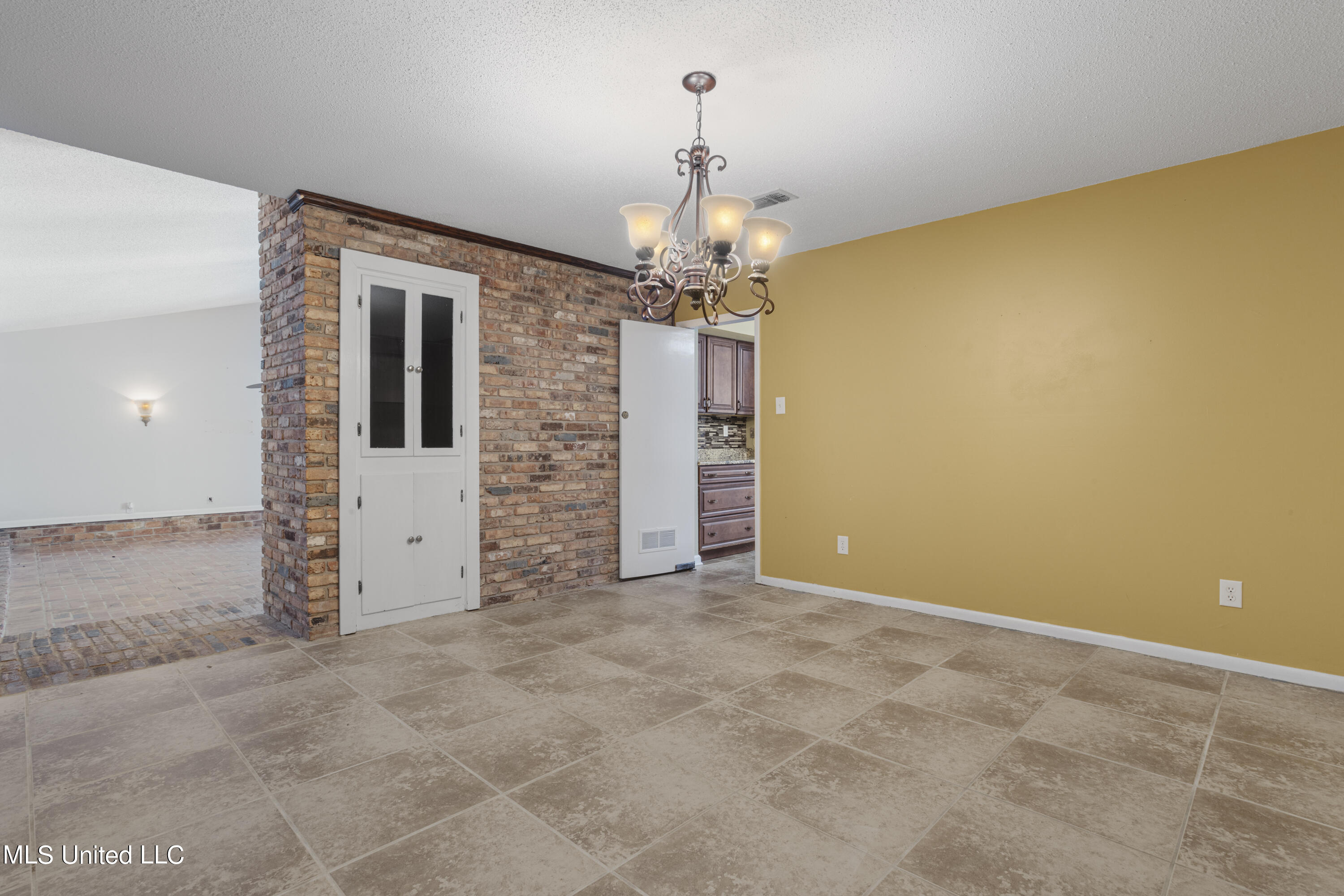 105 St Andrews Drive