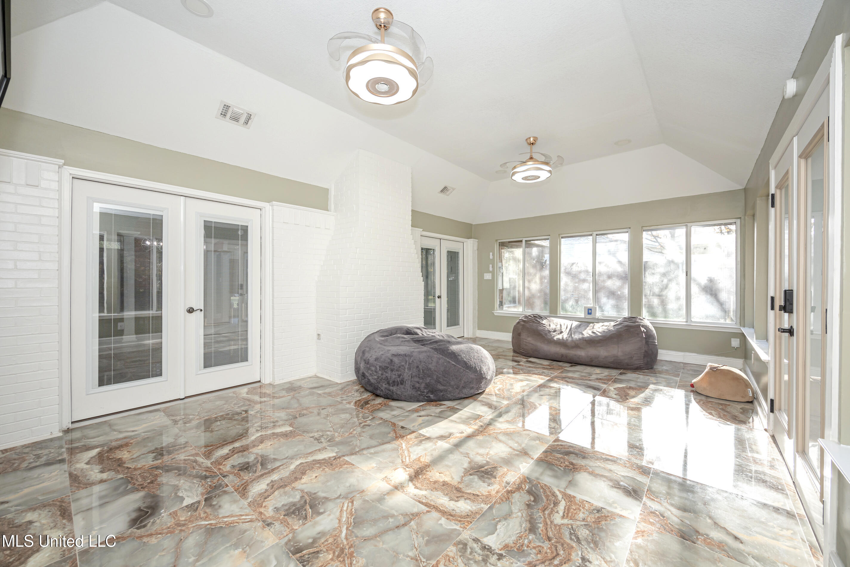 221 Tantallon Drive
