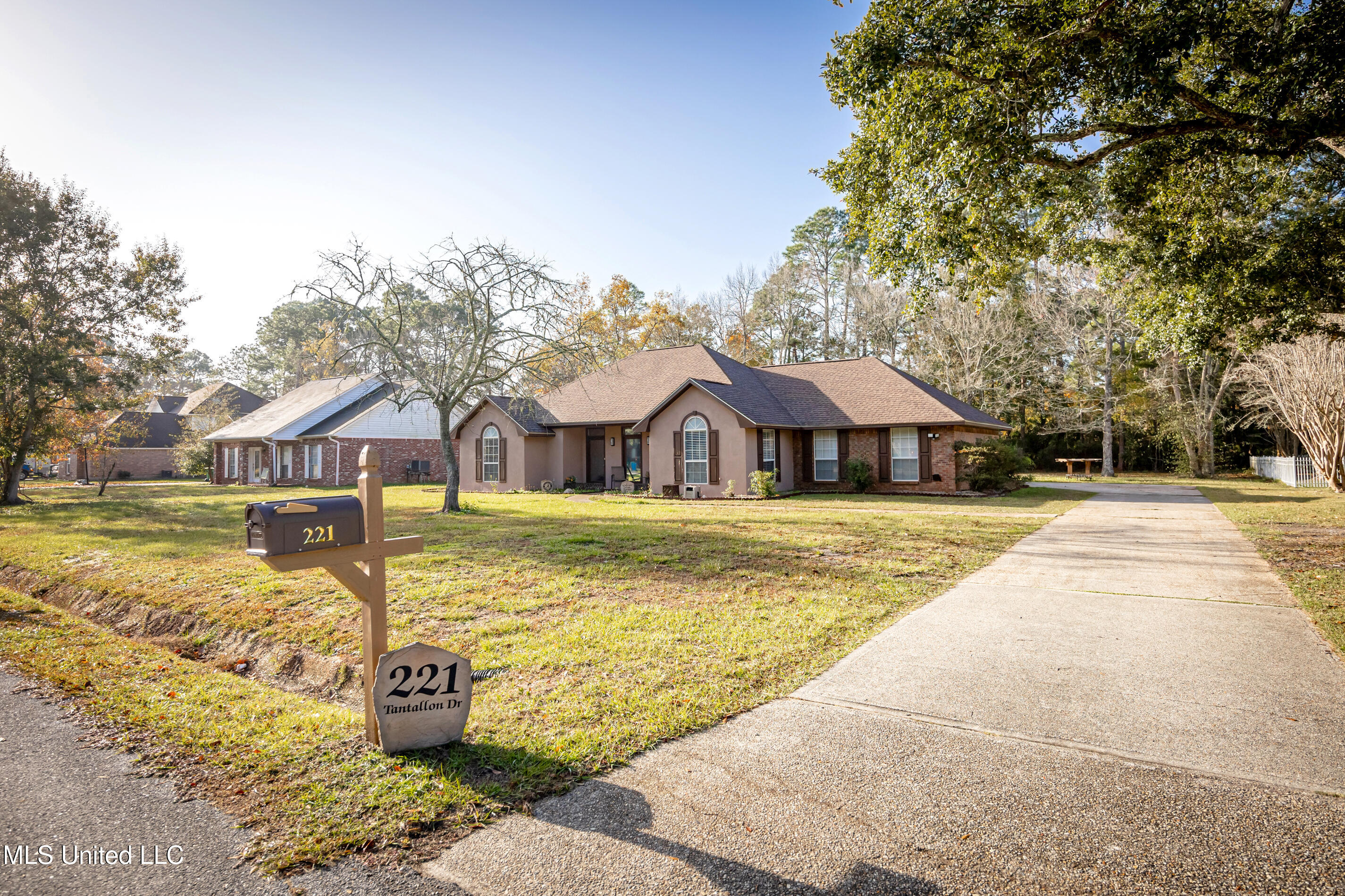 221 Tantallon Drive