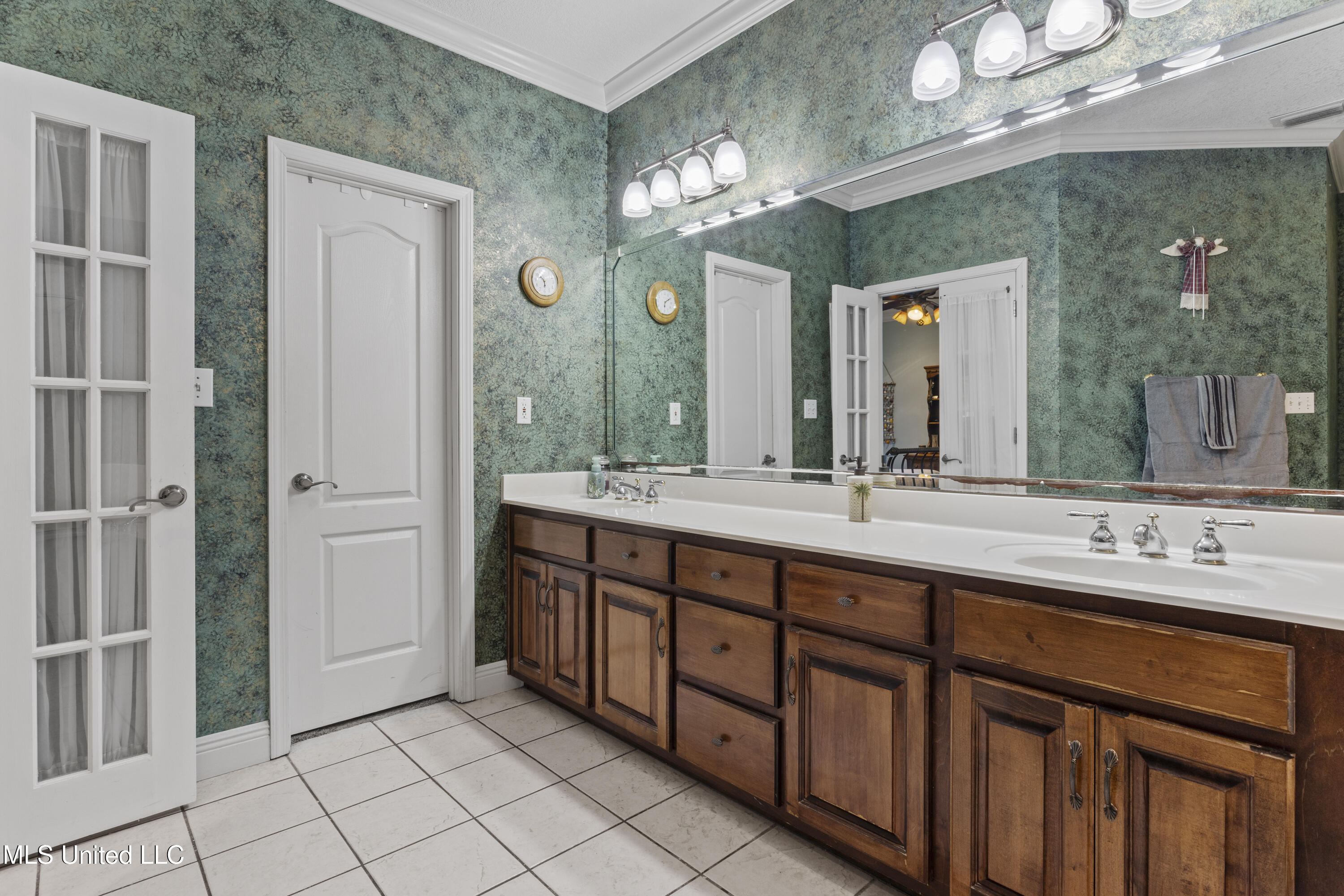 13208 Country Trail