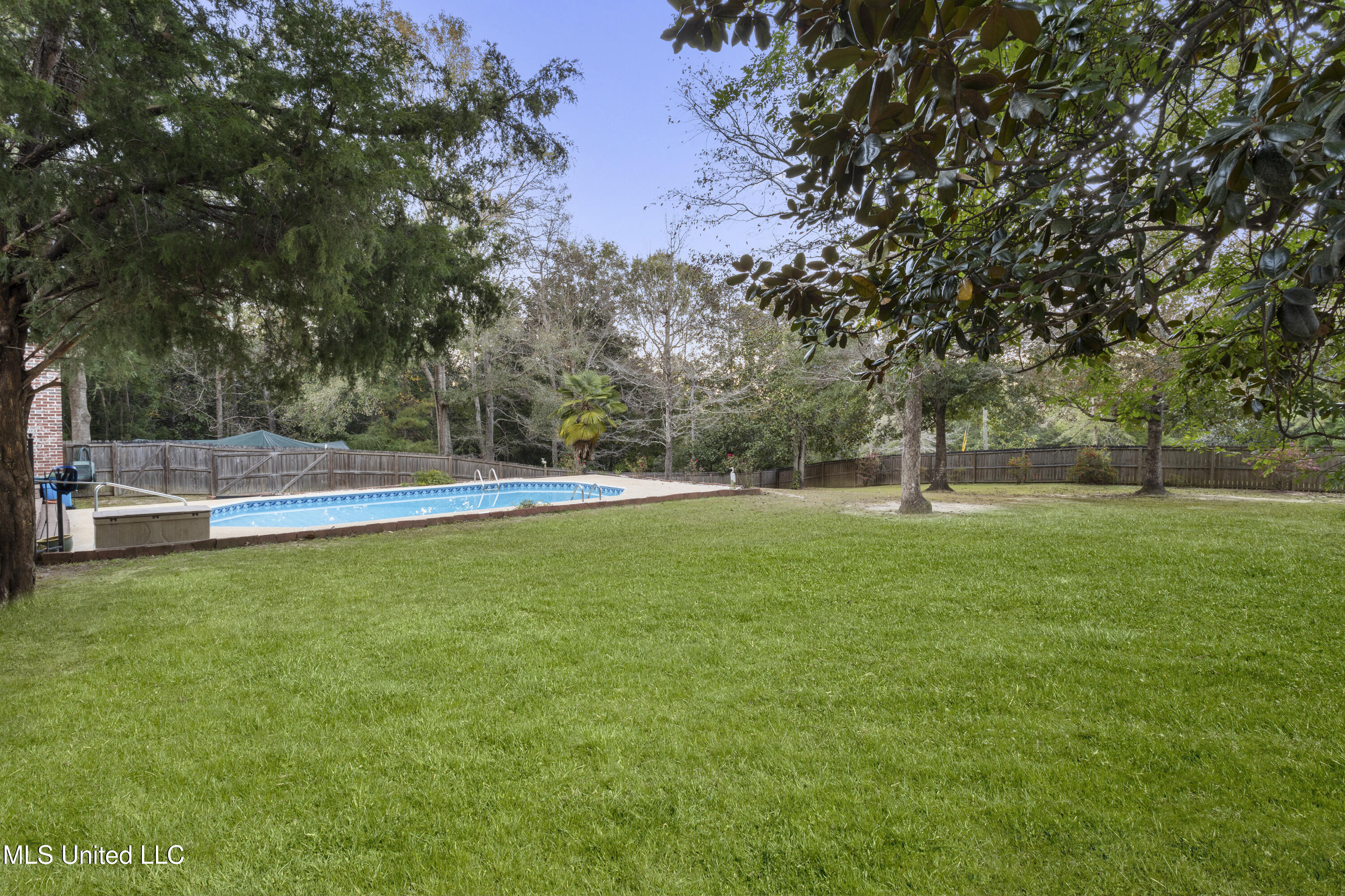13208 Country Trail