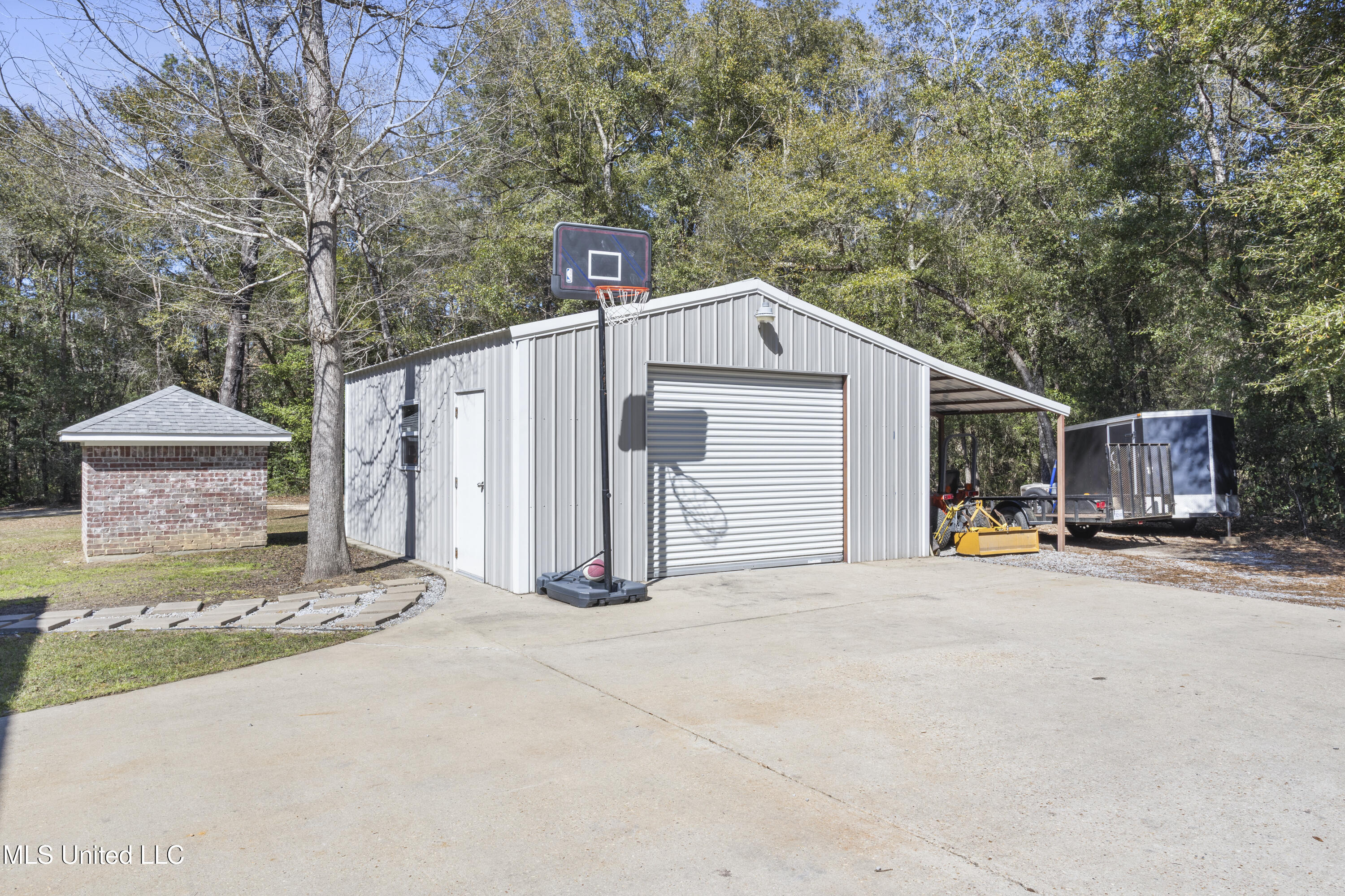 18236 Old River Road