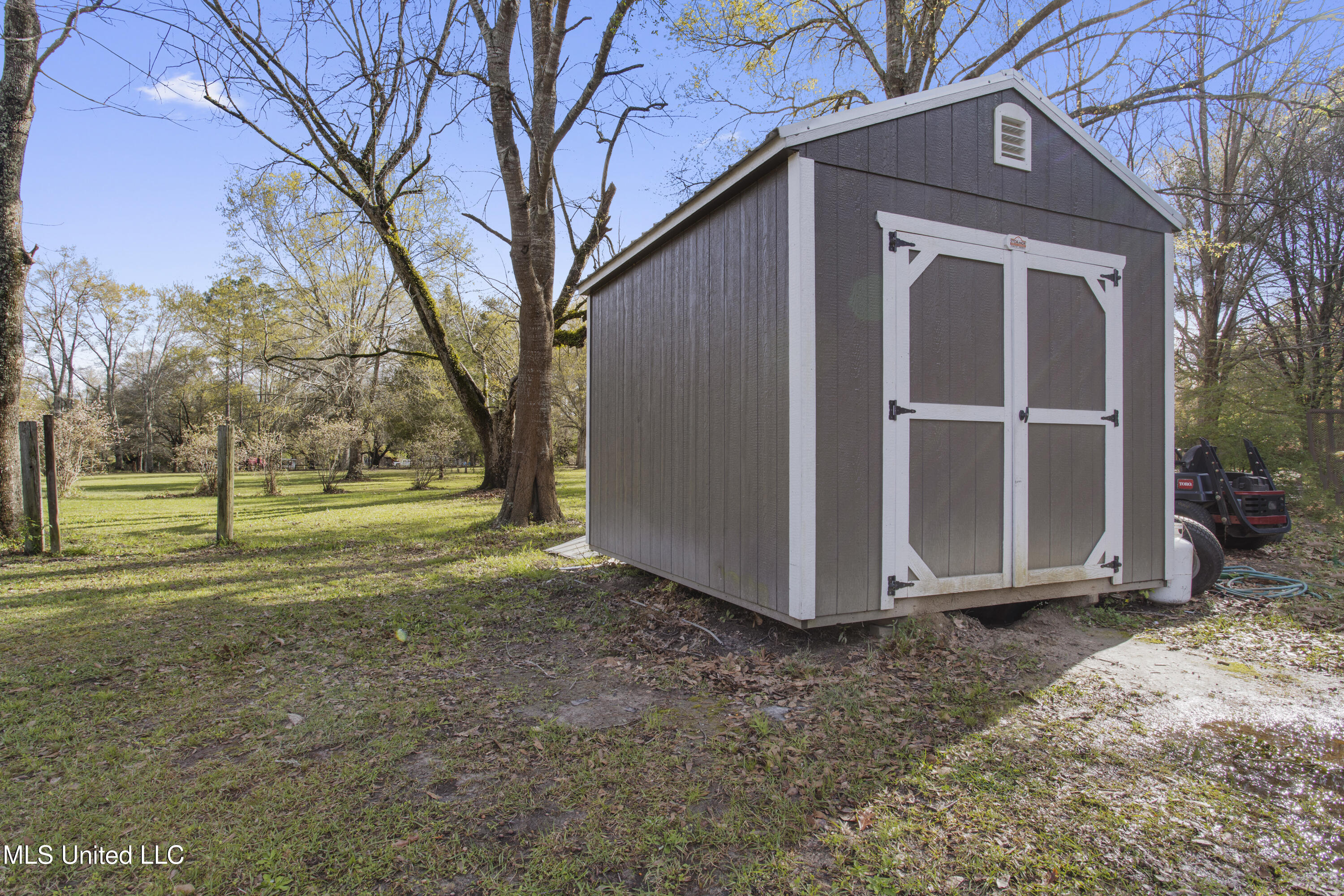 10417 Old Fort Bayou Road