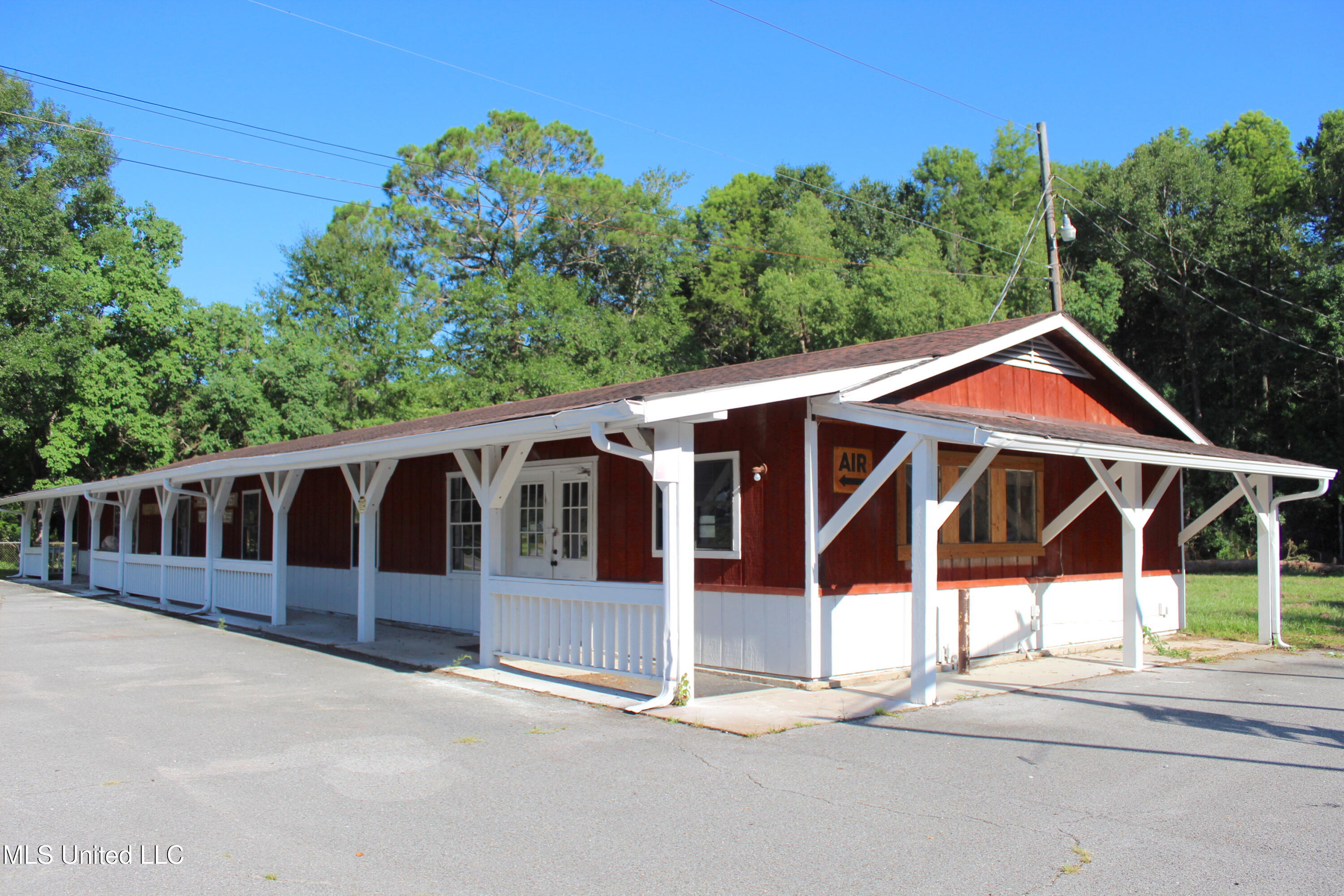 5708 Wildwood Road