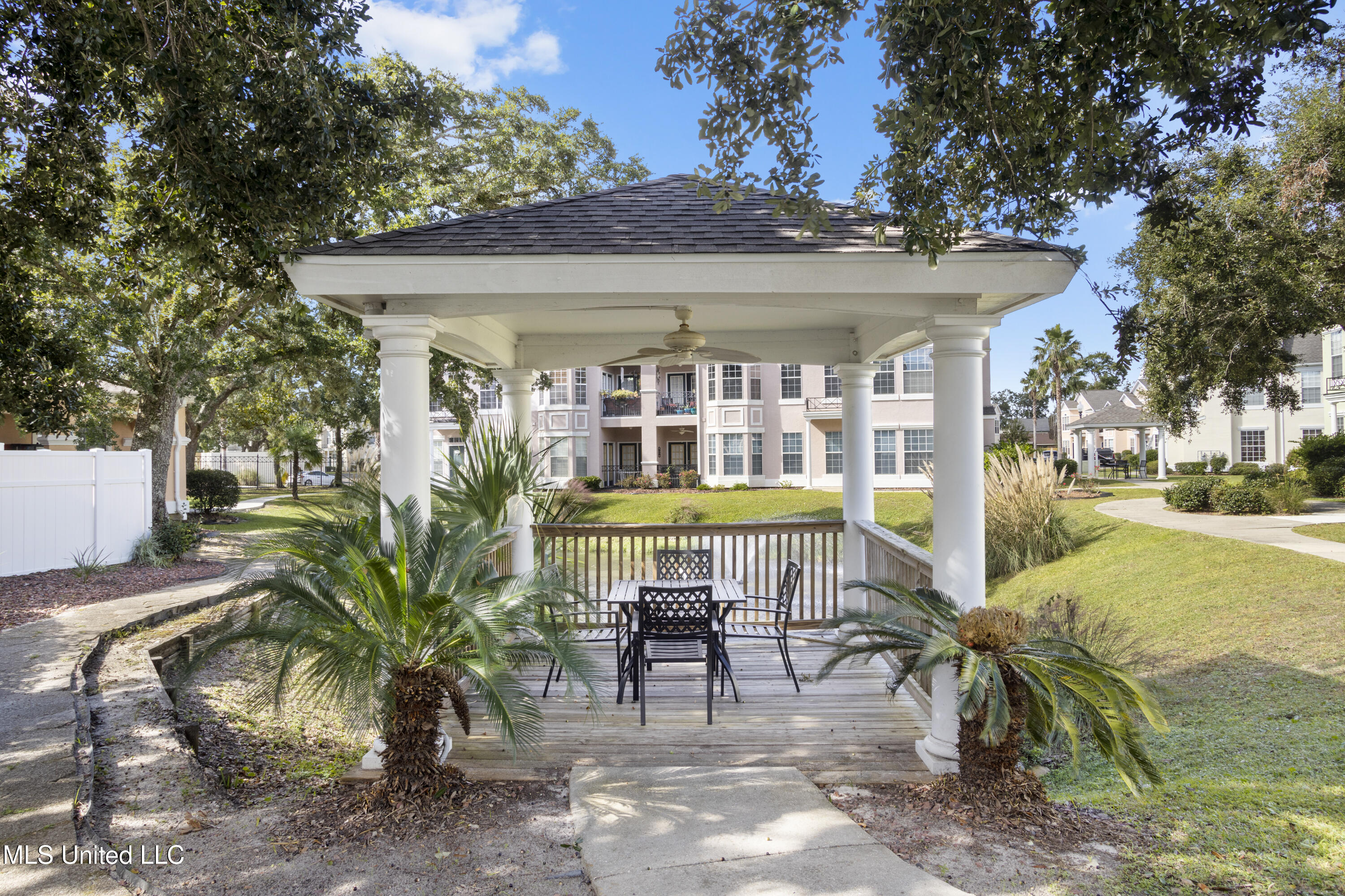 2252 Beach Drive, #2604