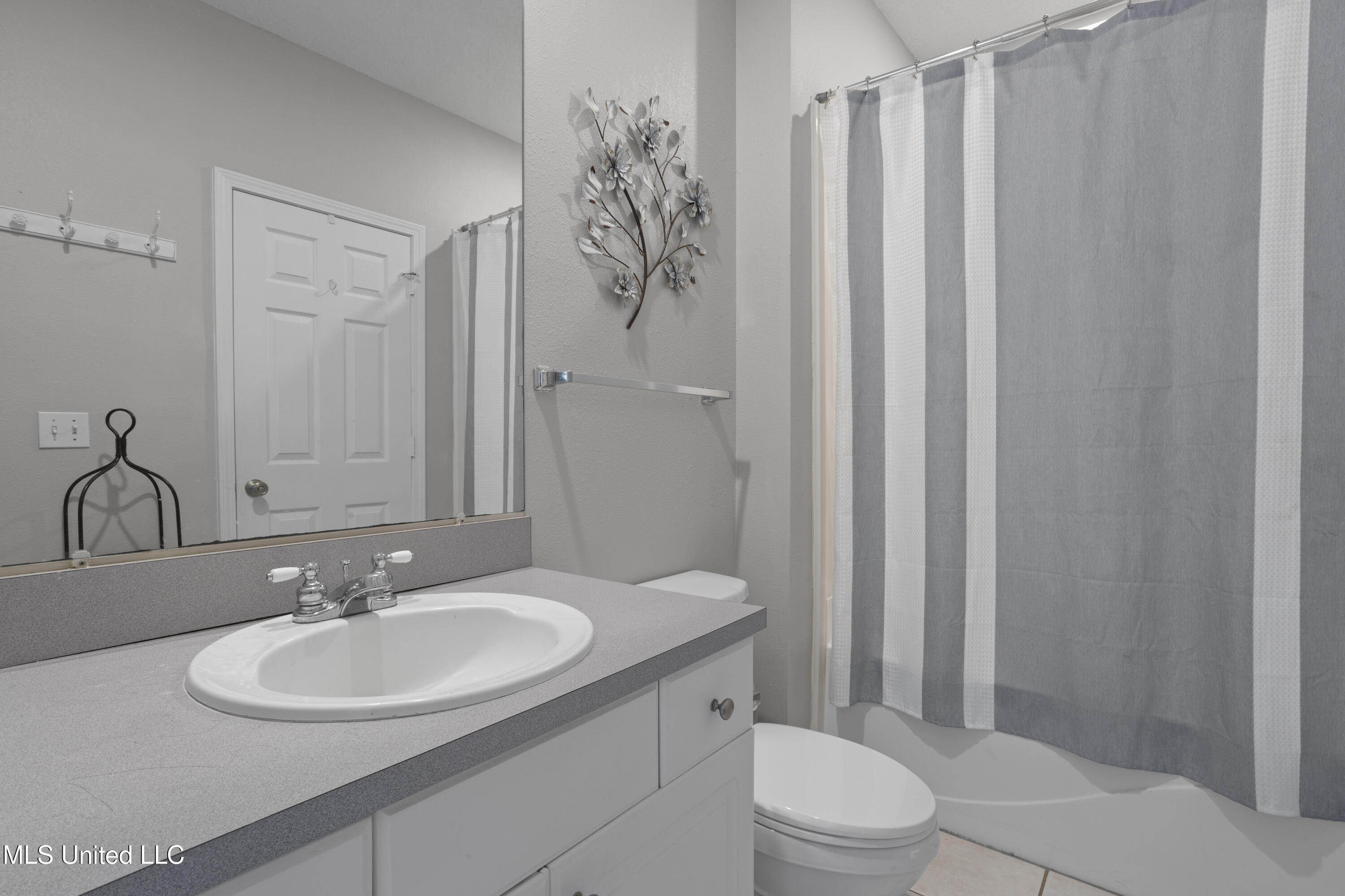 2252 Beach Drive, #2604