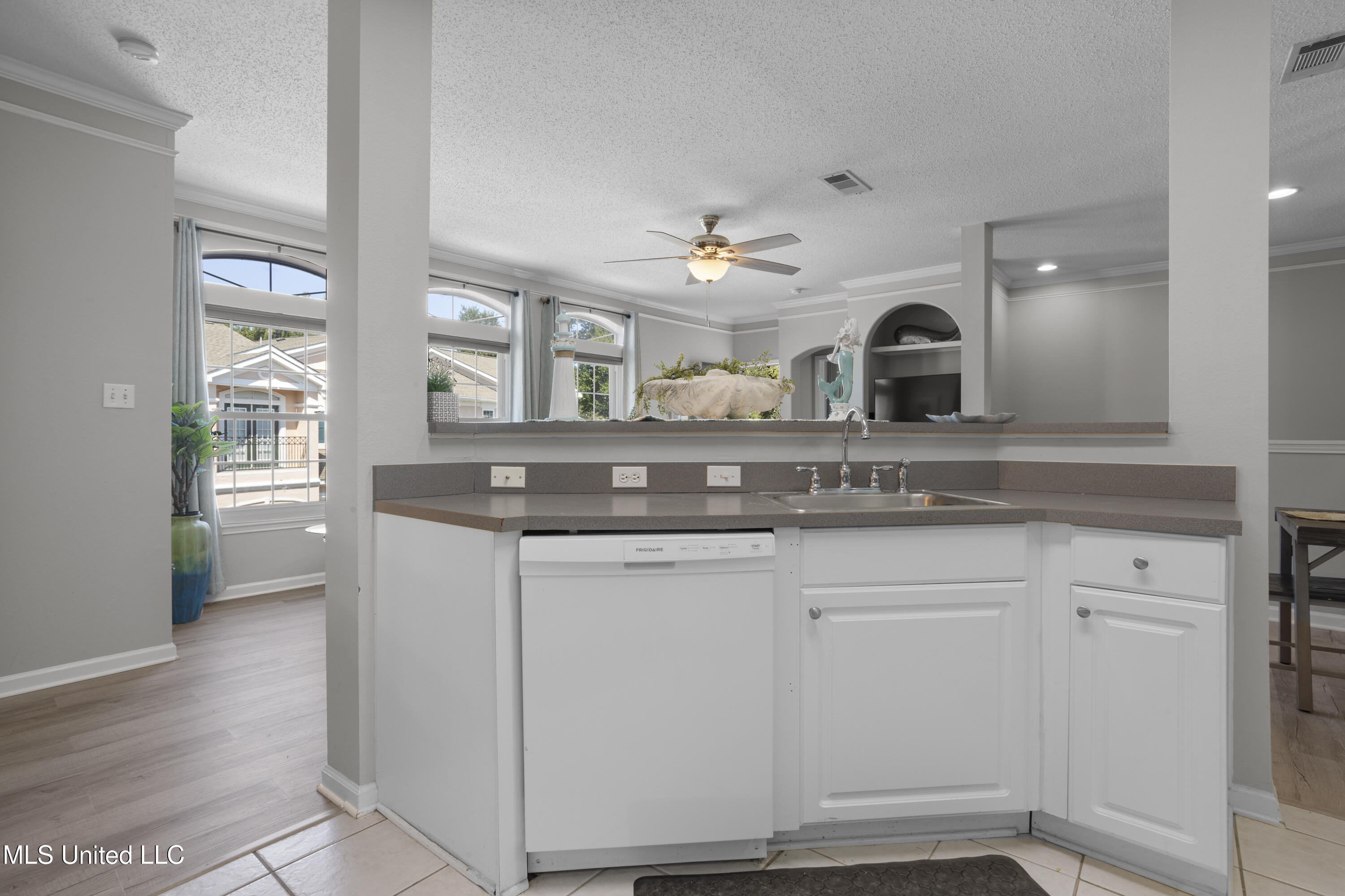 2252 Beach Drive, #2604