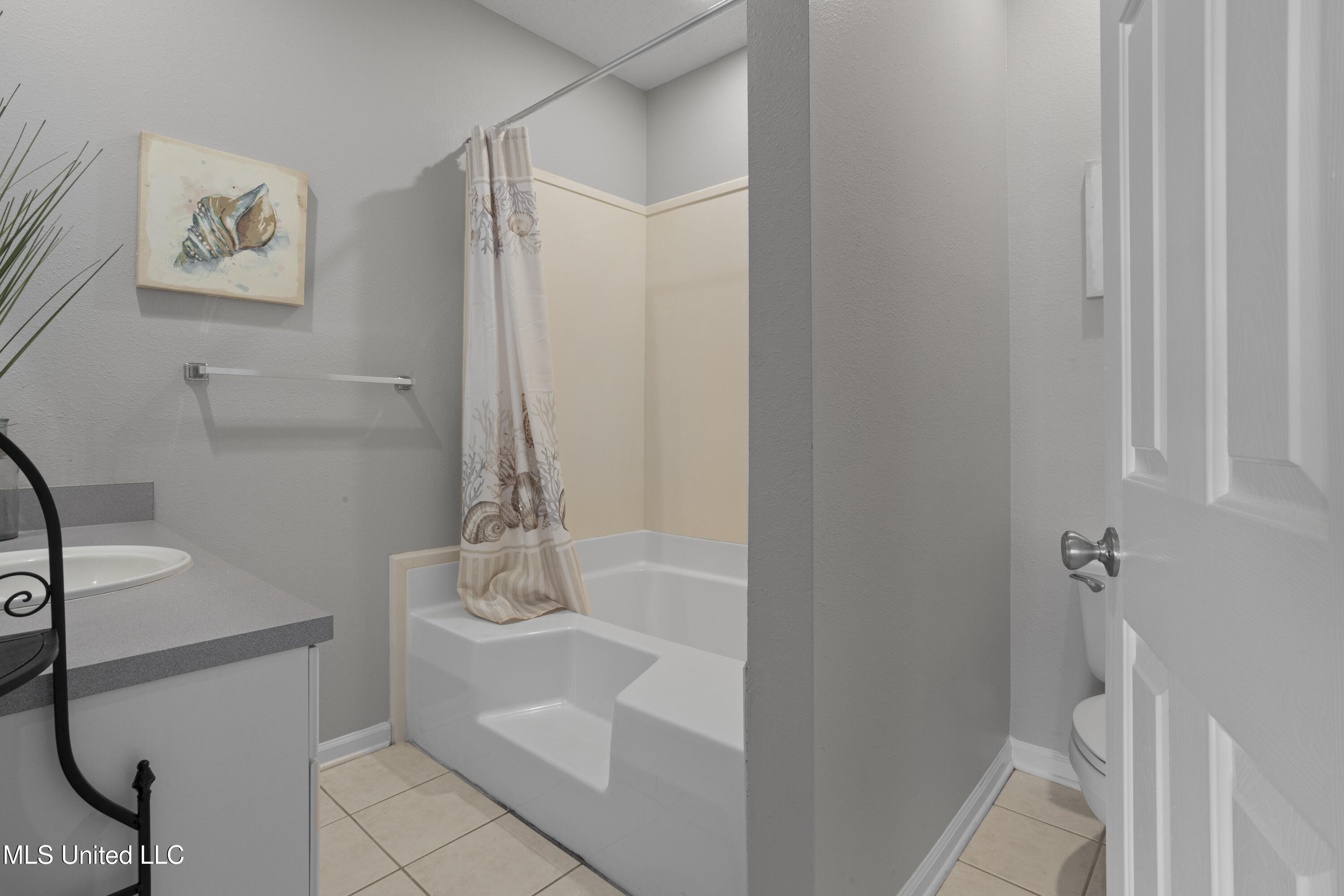 2252 Beach Drive, #2604