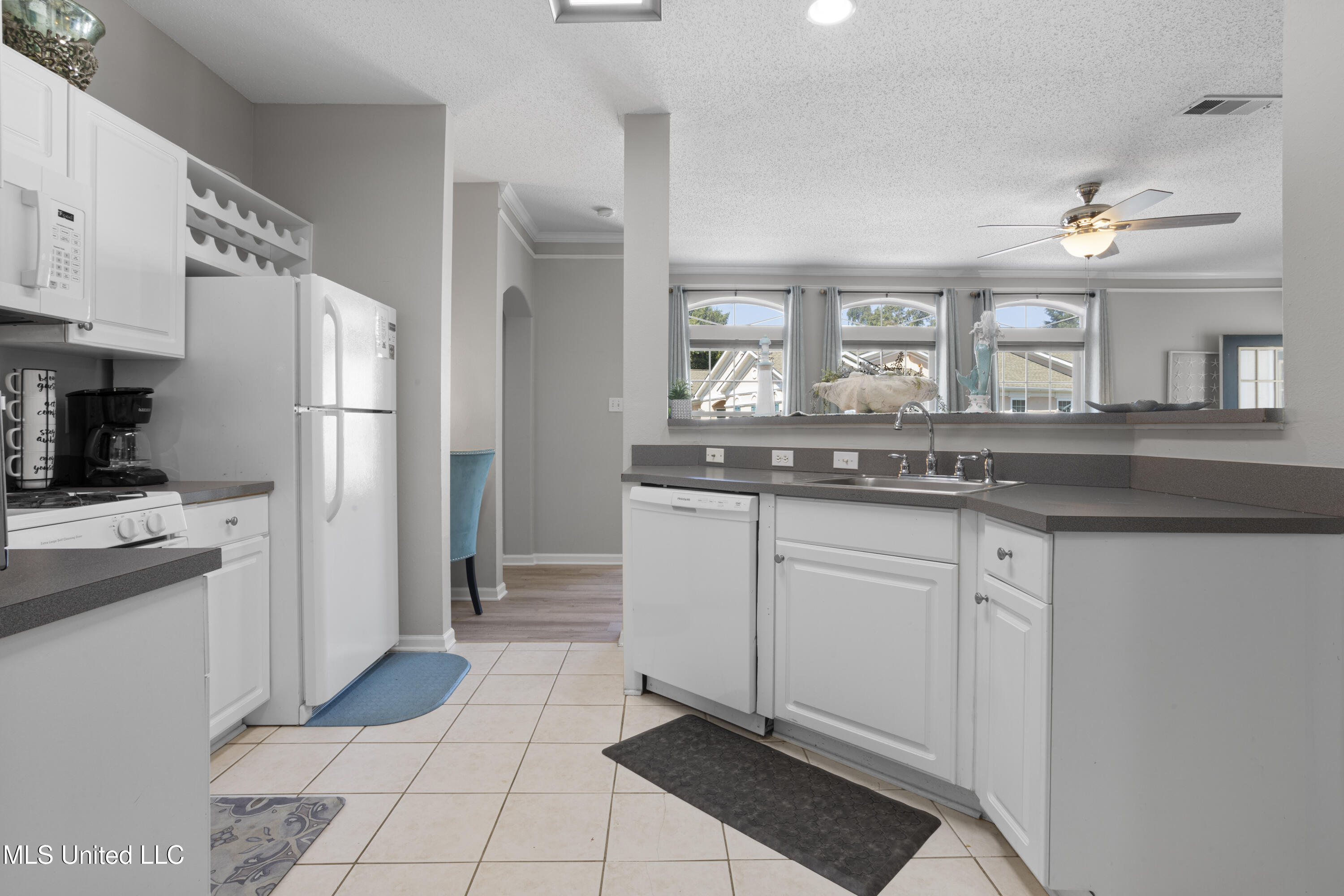 2252 Beach Drive, #2604