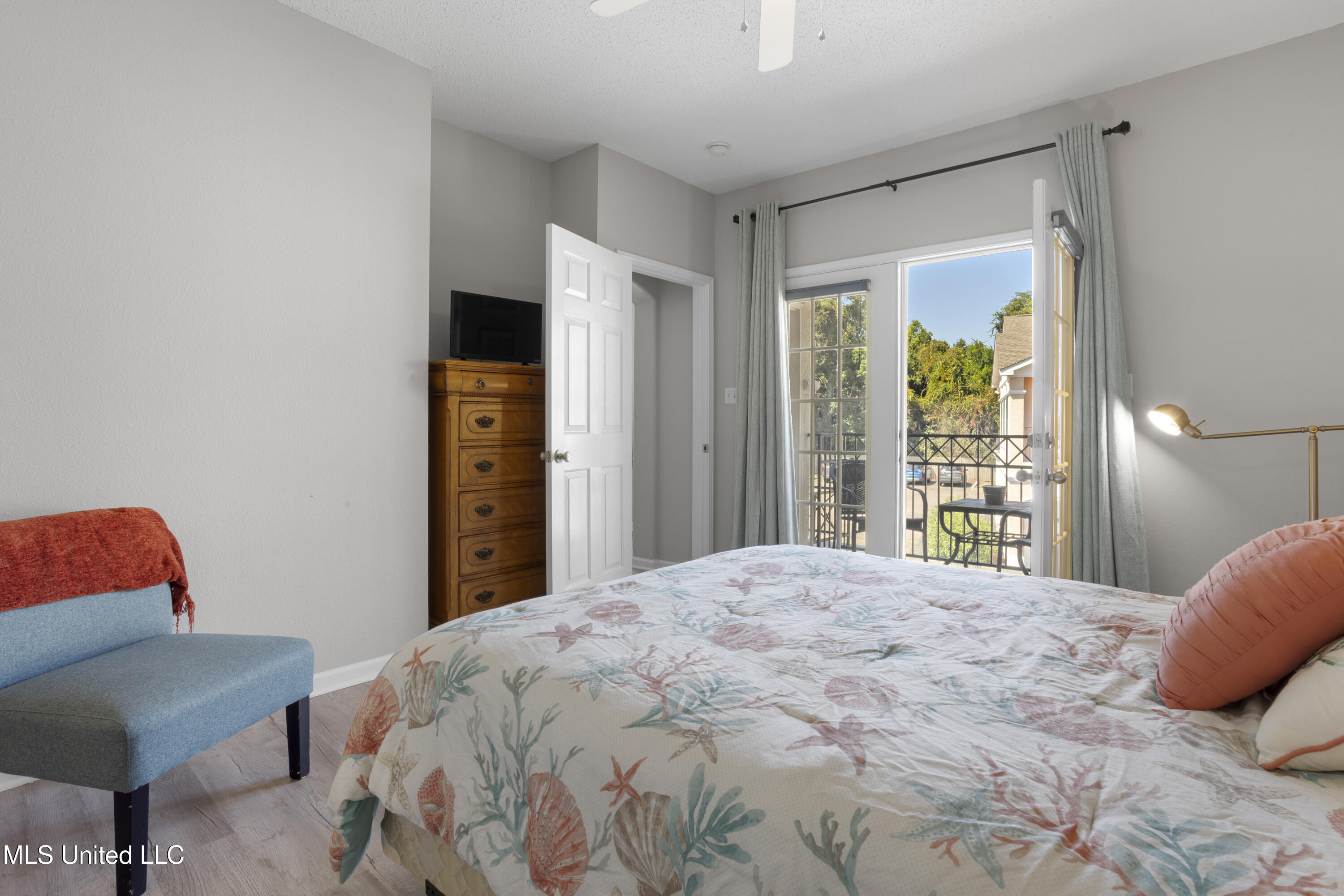 2252 Beach Drive, #2604