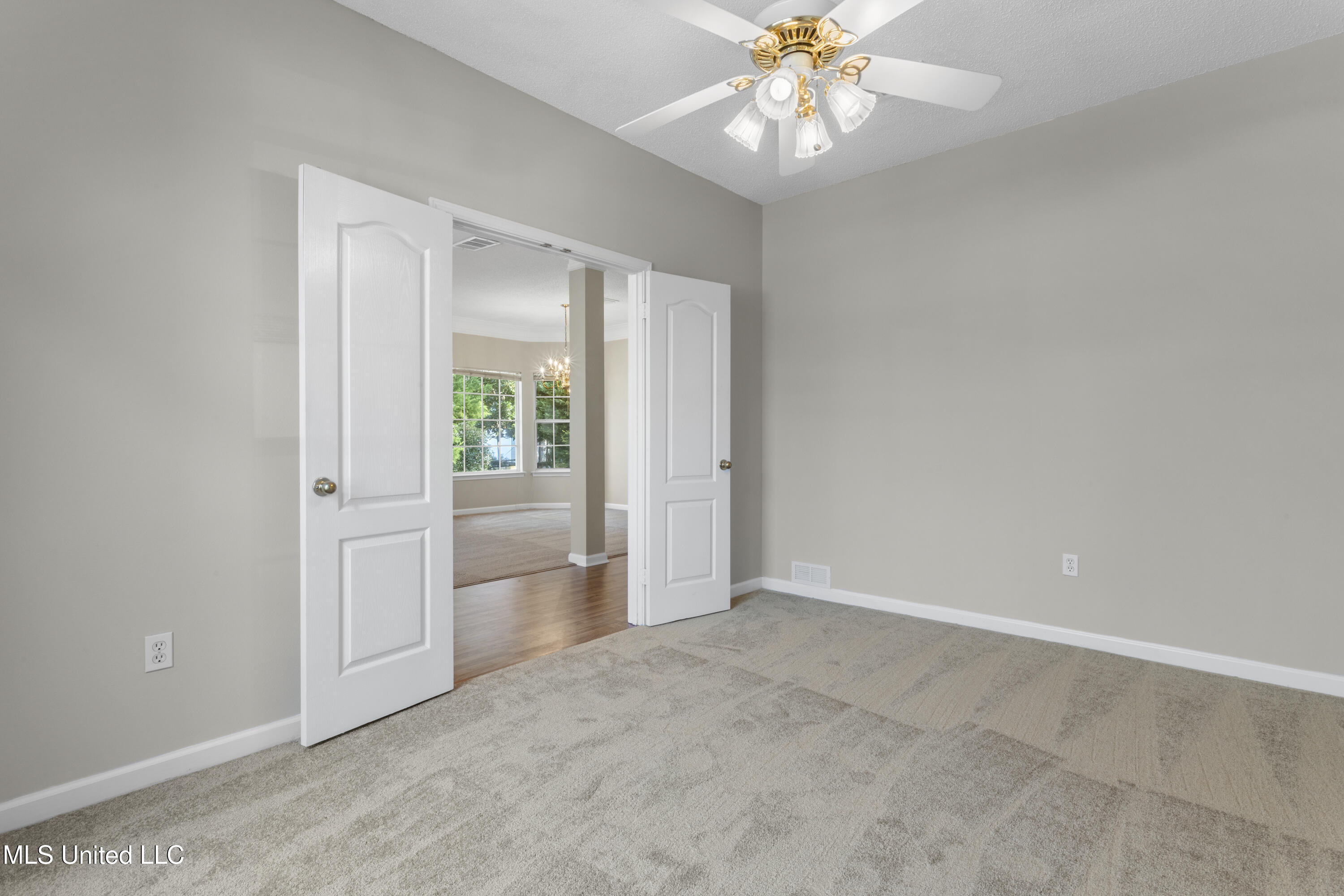 3009 Creekwood Circle