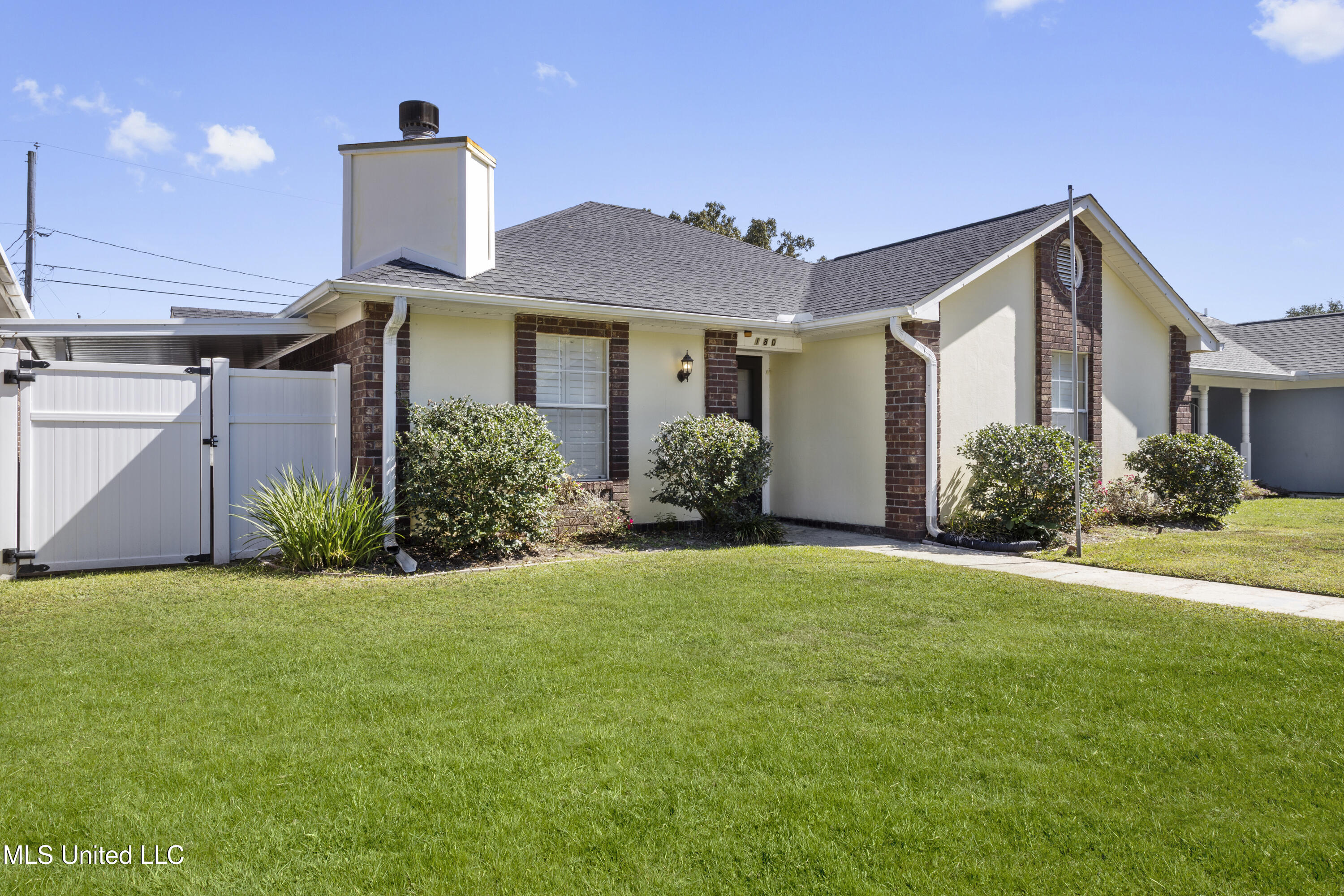 180 Briarfield Avenue