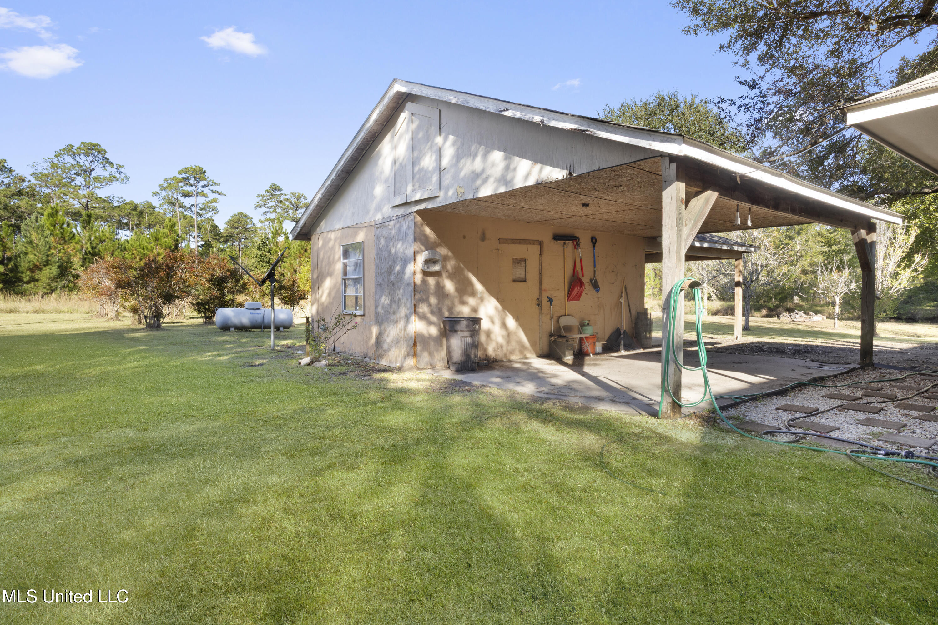 16603 W Lake Drive