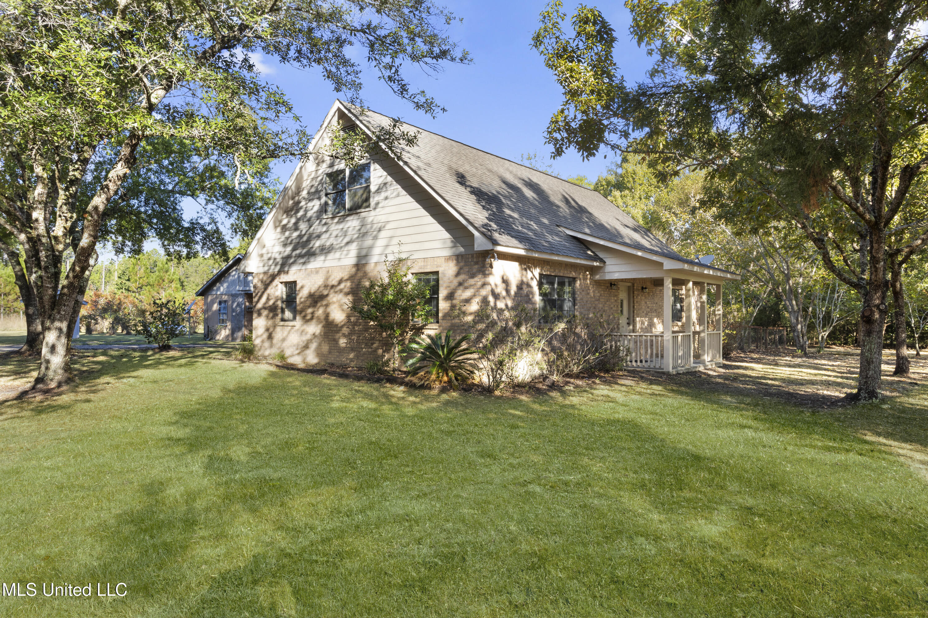 16603 W Lake Drive