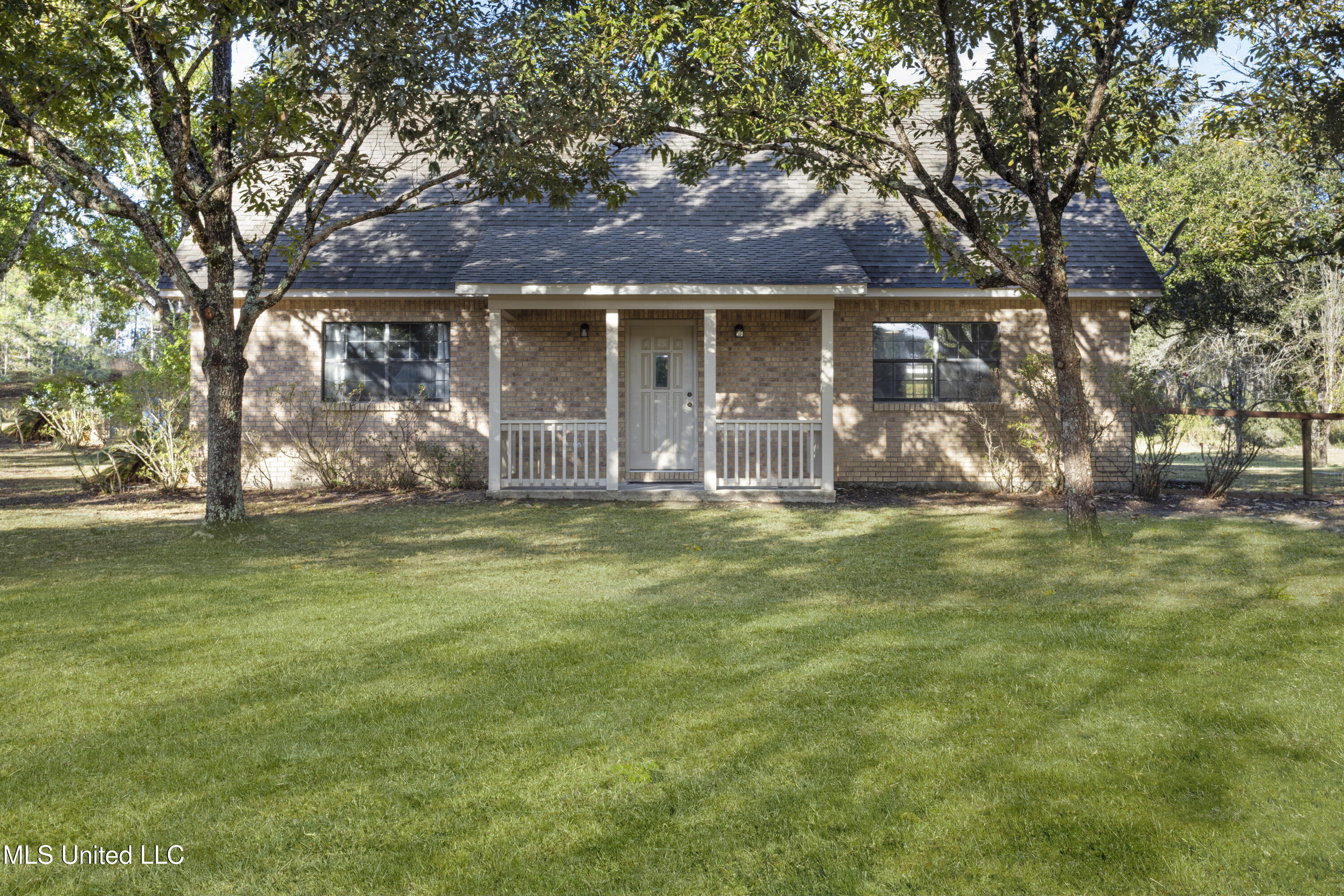 16603 W Lake Drive