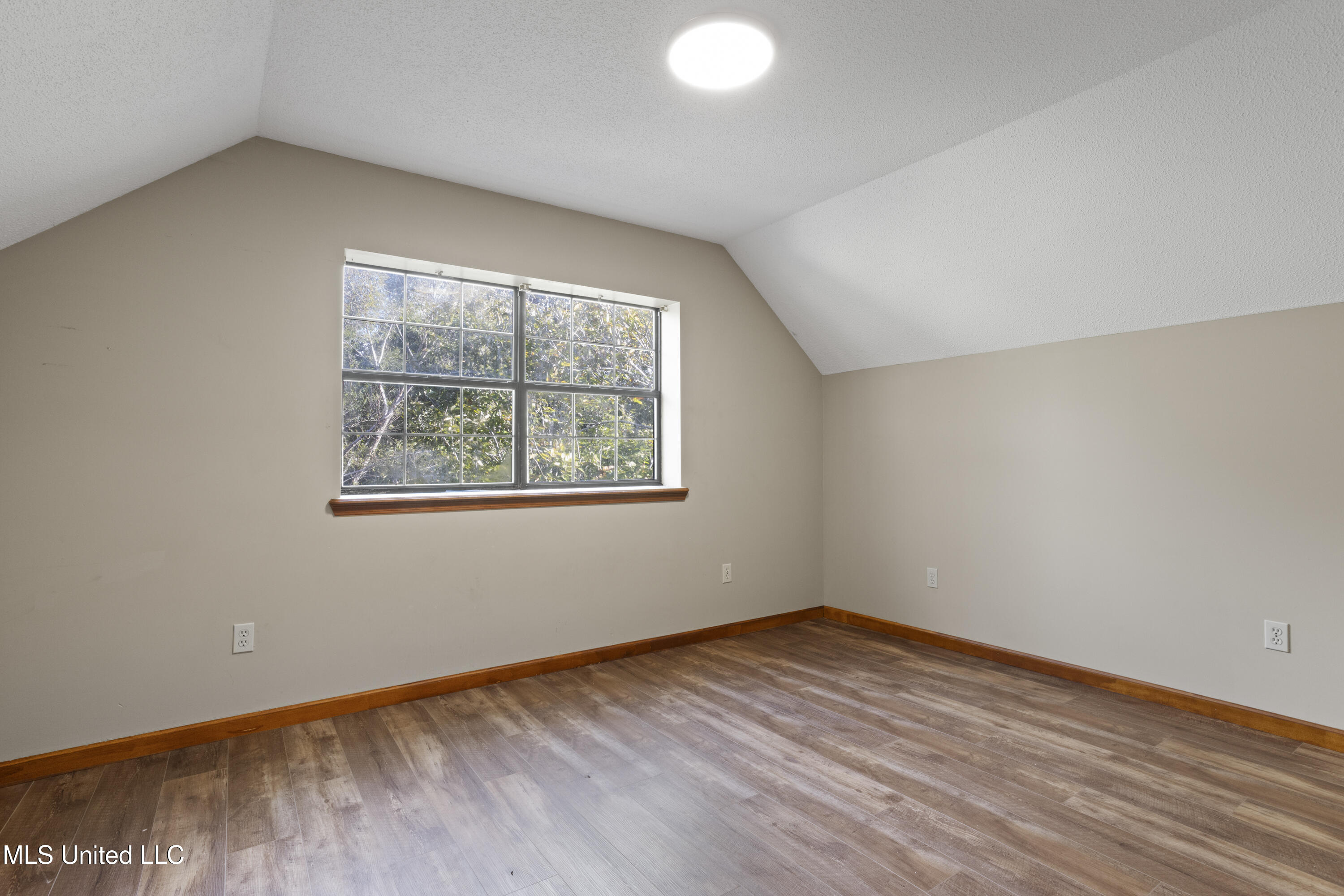 16603 W Lake Drive