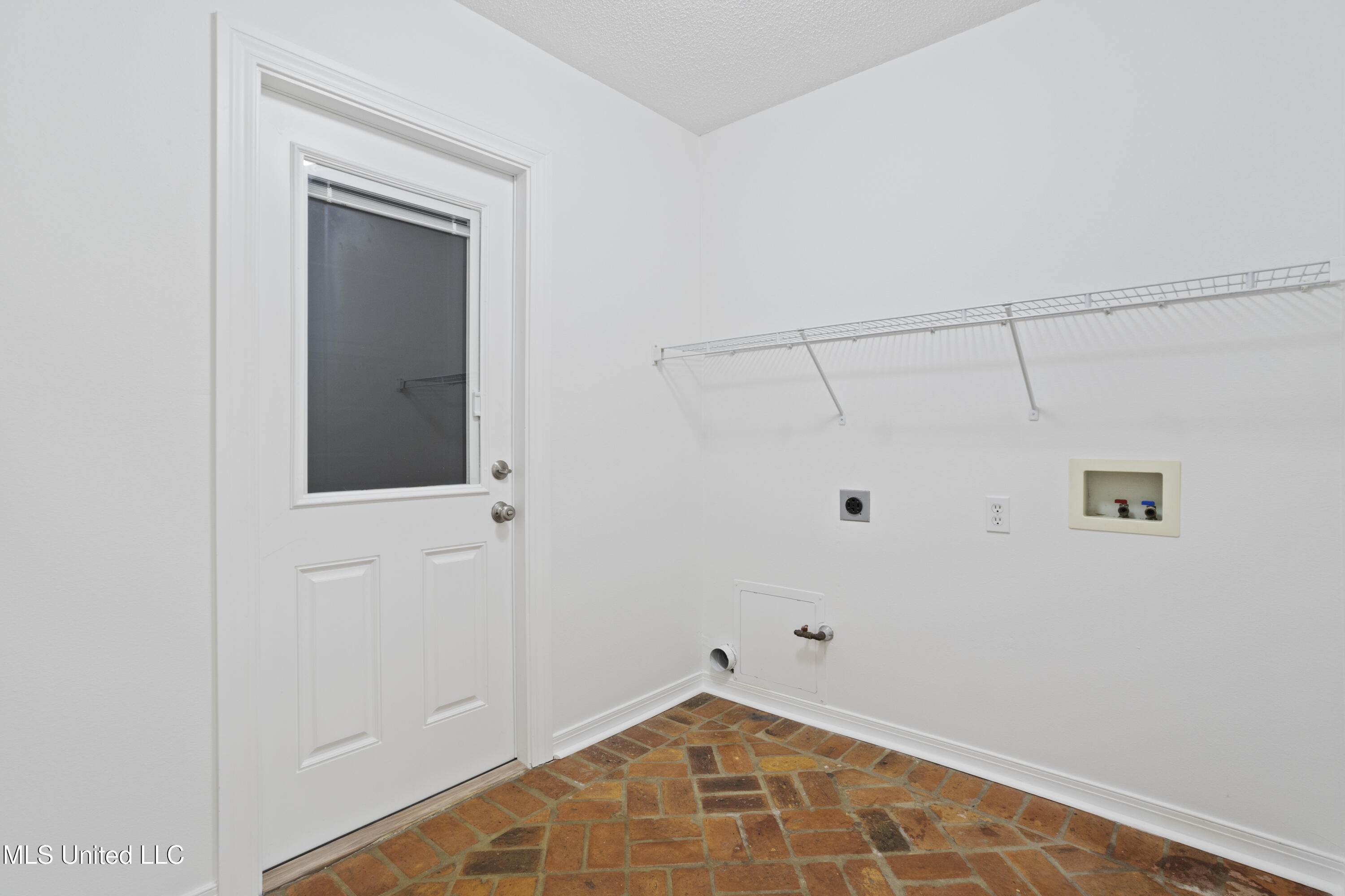 930 Wildwood Lane