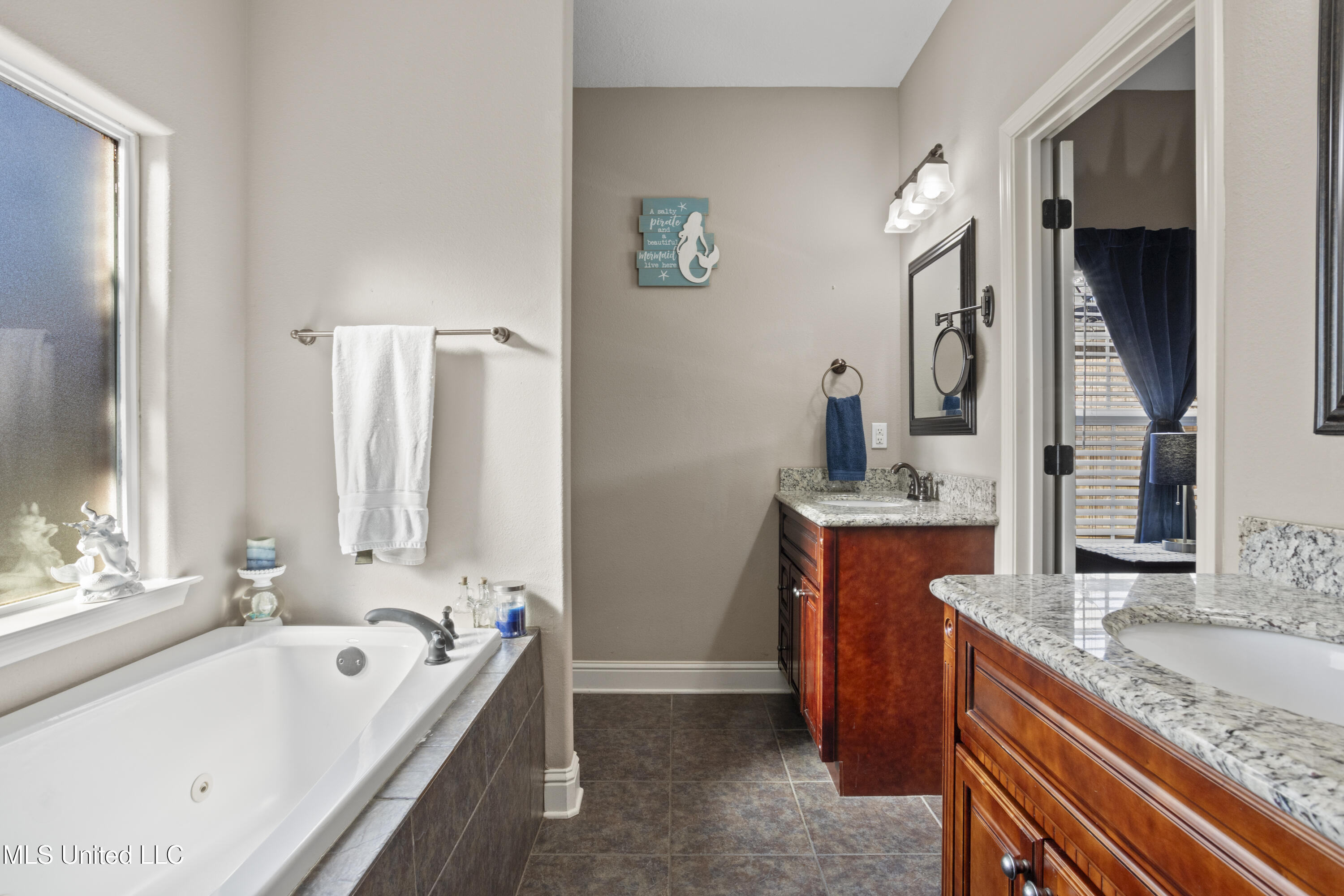 1716 Perdido Boulevard