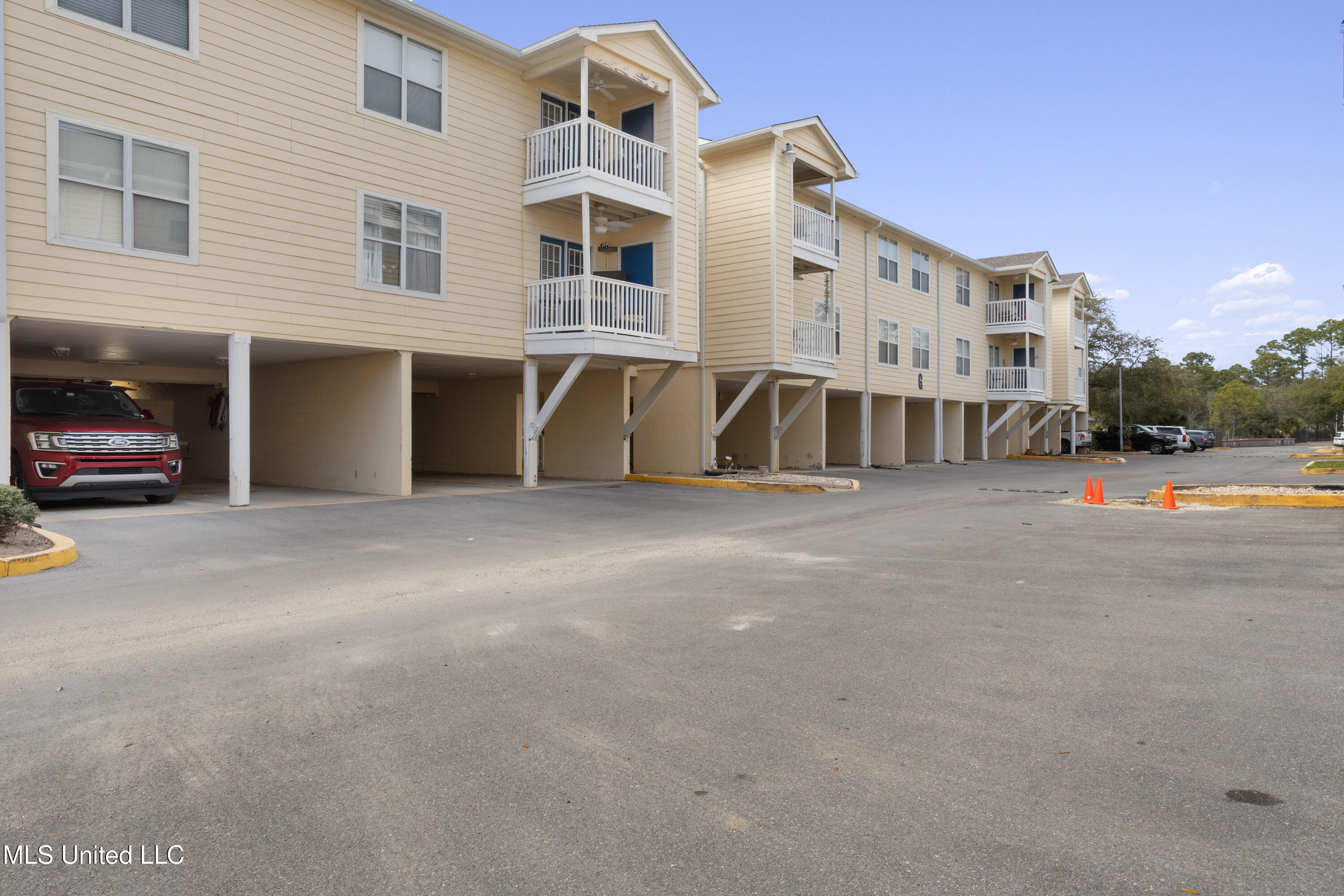 2421 Beachview Drive, G2