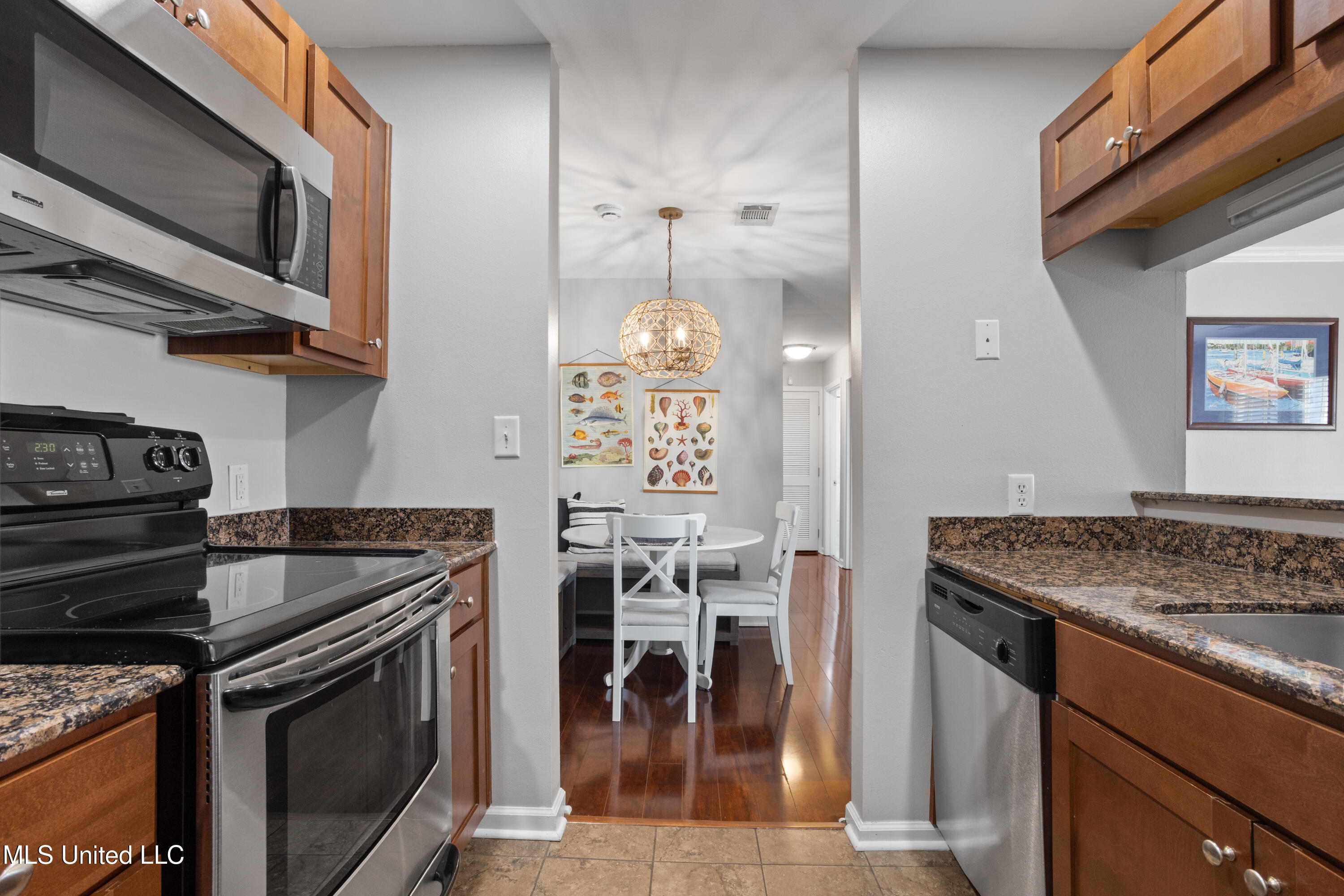 2421 Beachview Drive, G2