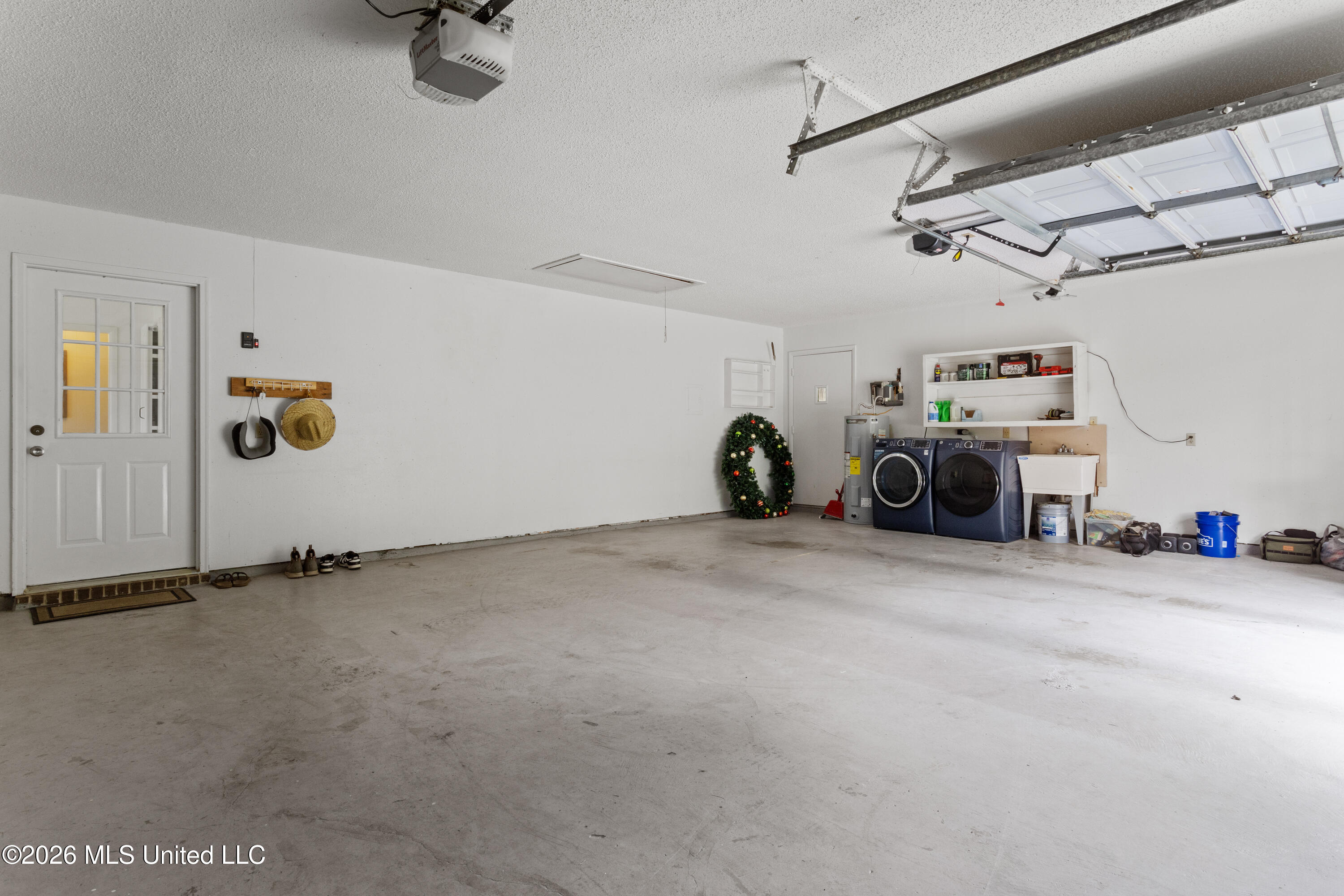 11208 Hillside Hollow Road