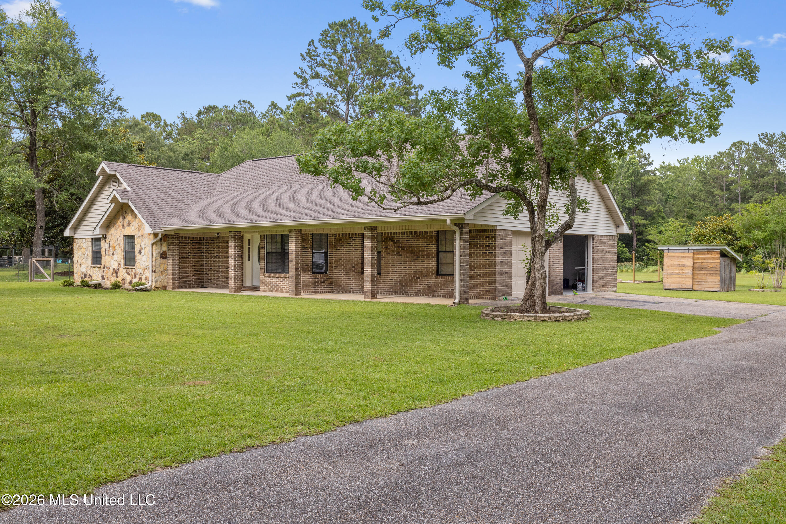 11208 Hillside Hollow Road