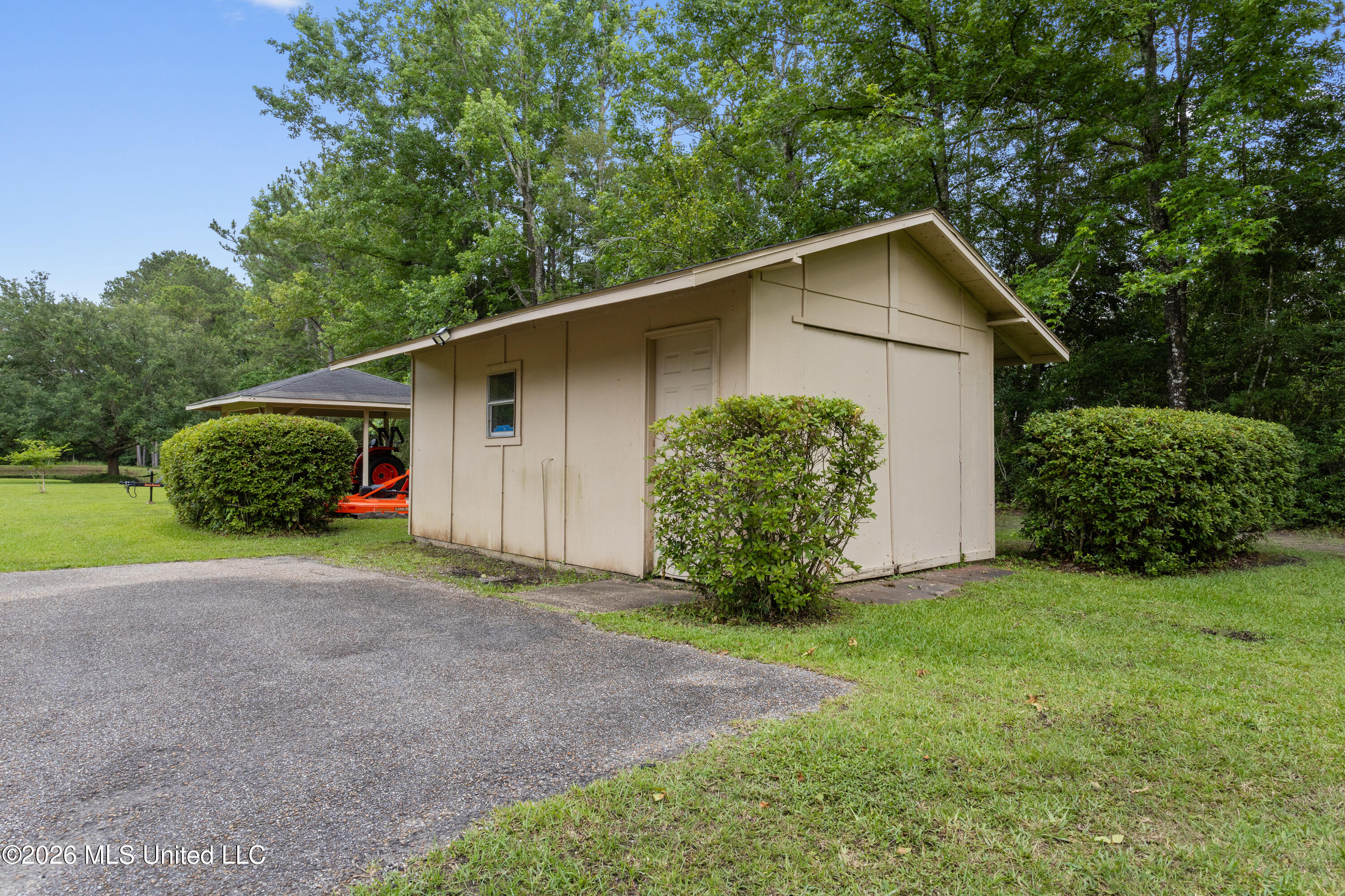 11208 Hillside Hollow Road