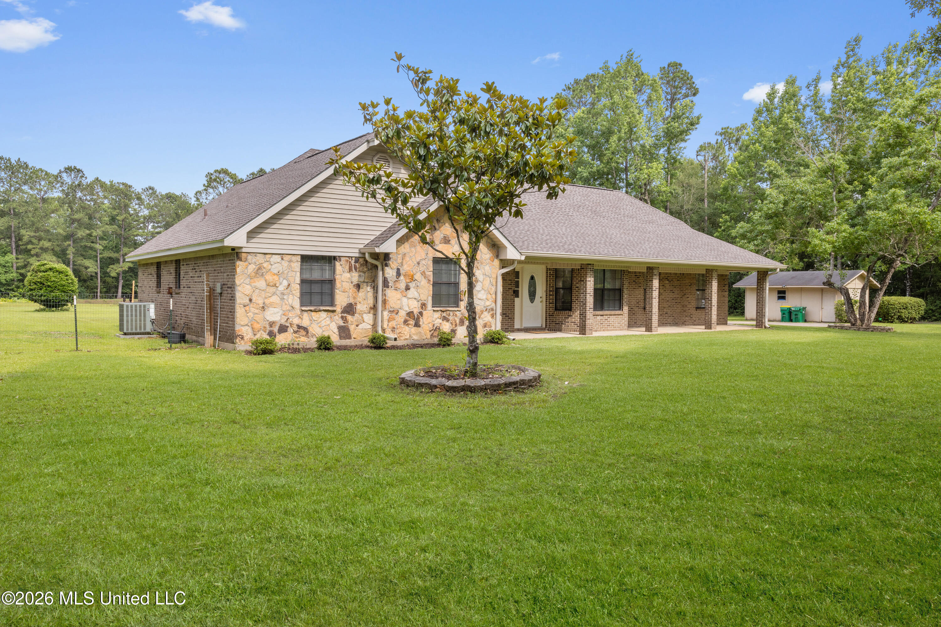 11208 Hillside Hollow Road