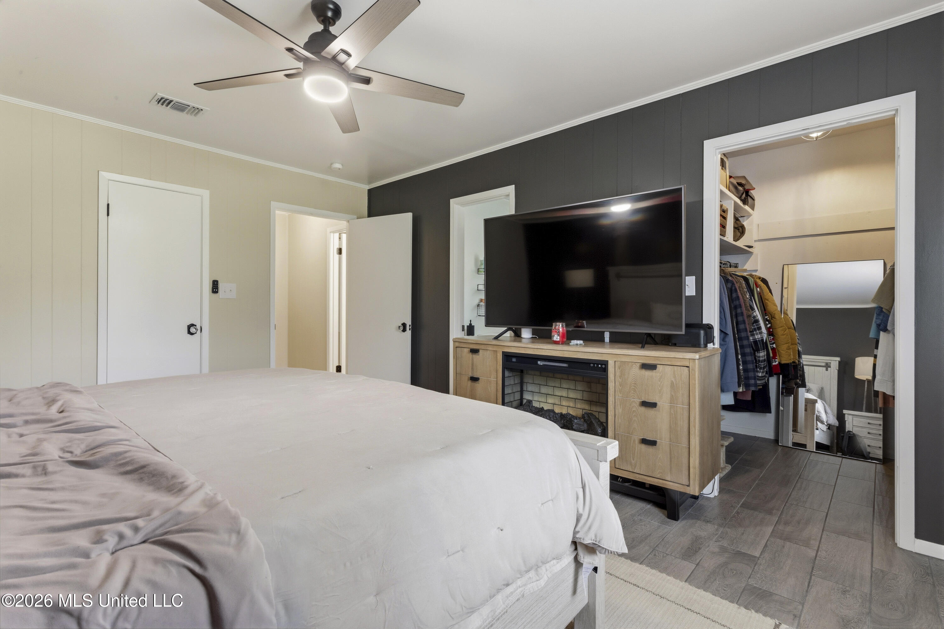 11208 Hillside Hollow Road
