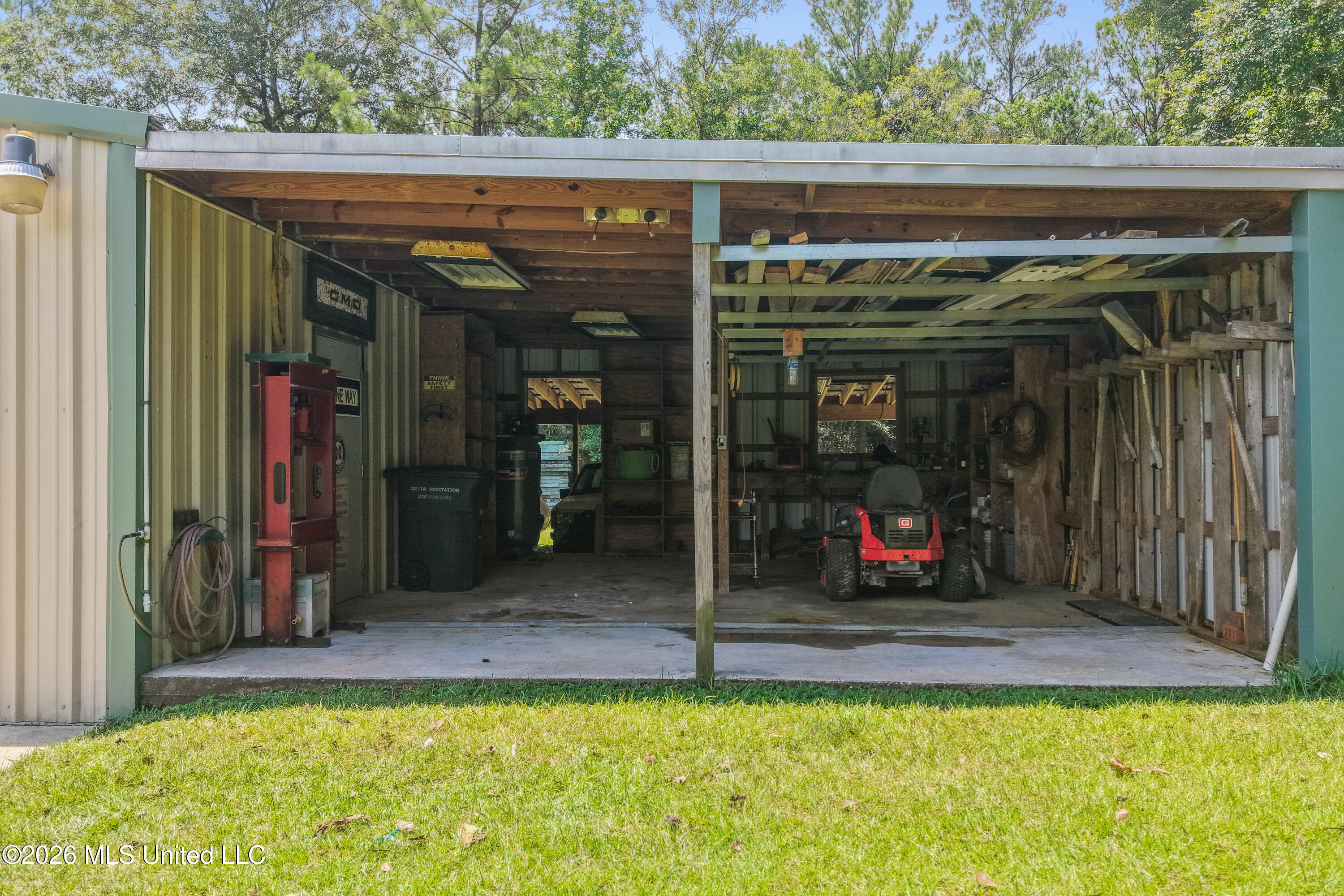 16109 Roberts Road