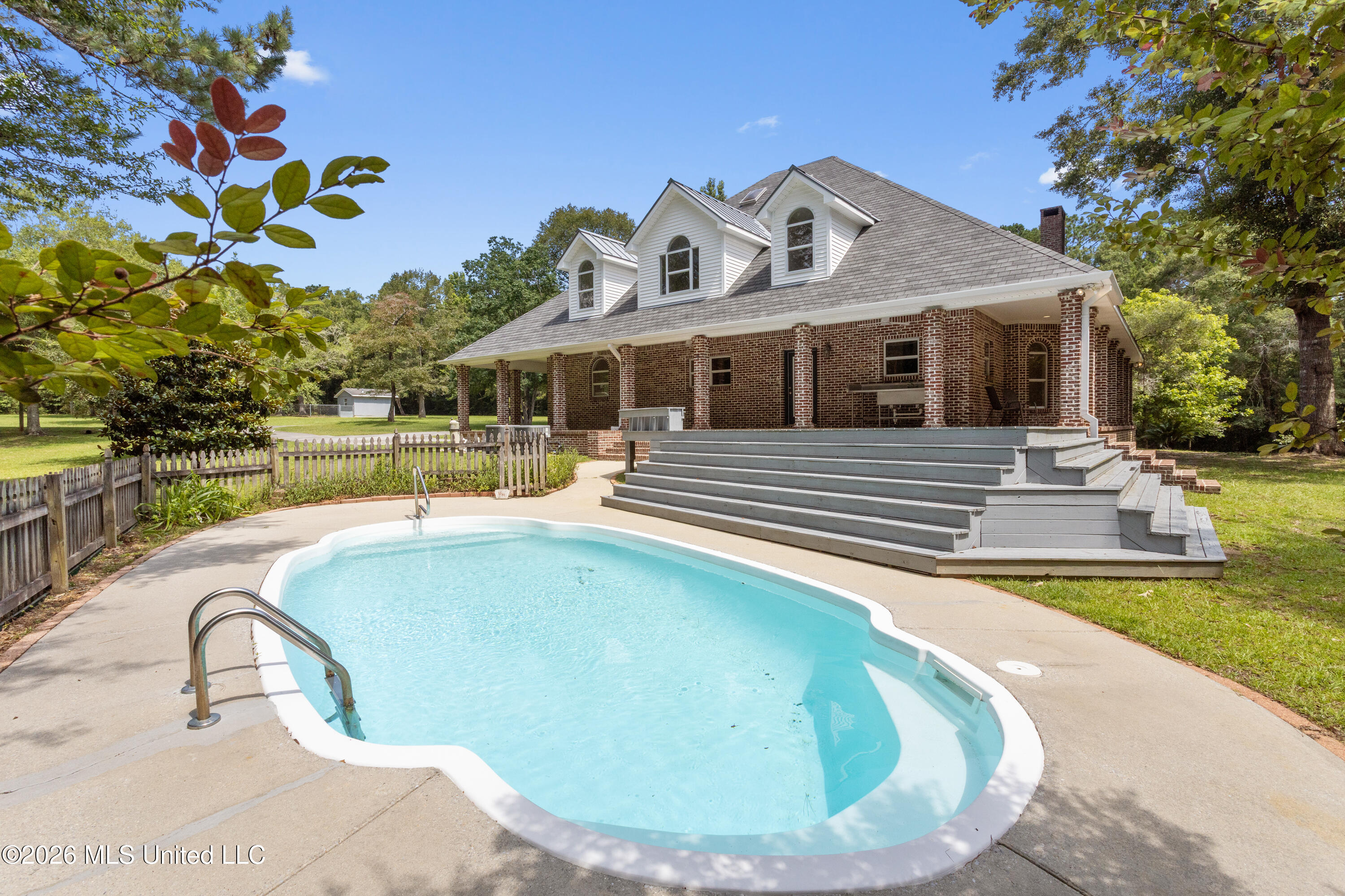 16109 Roberts Road