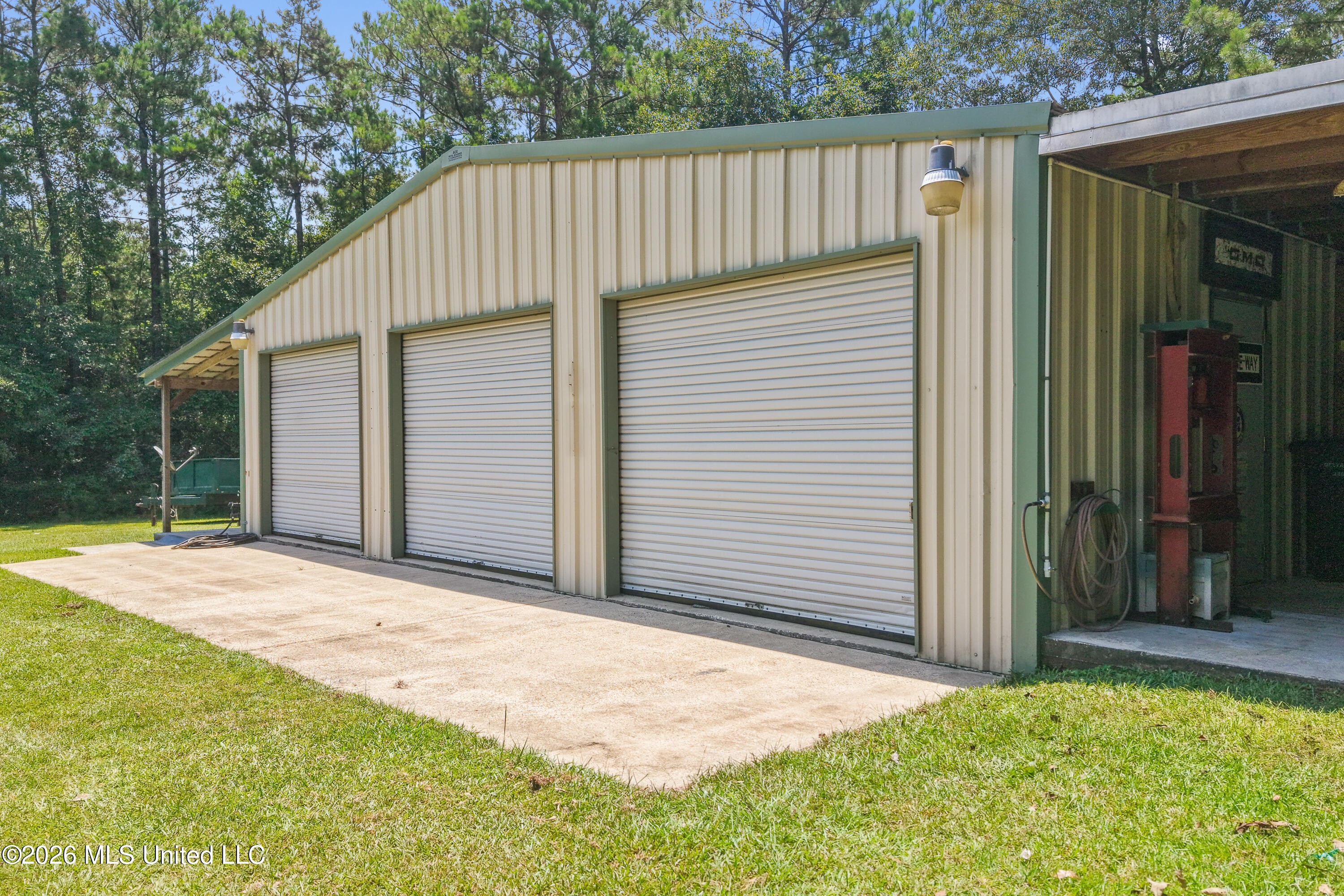 16109 Roberts Road