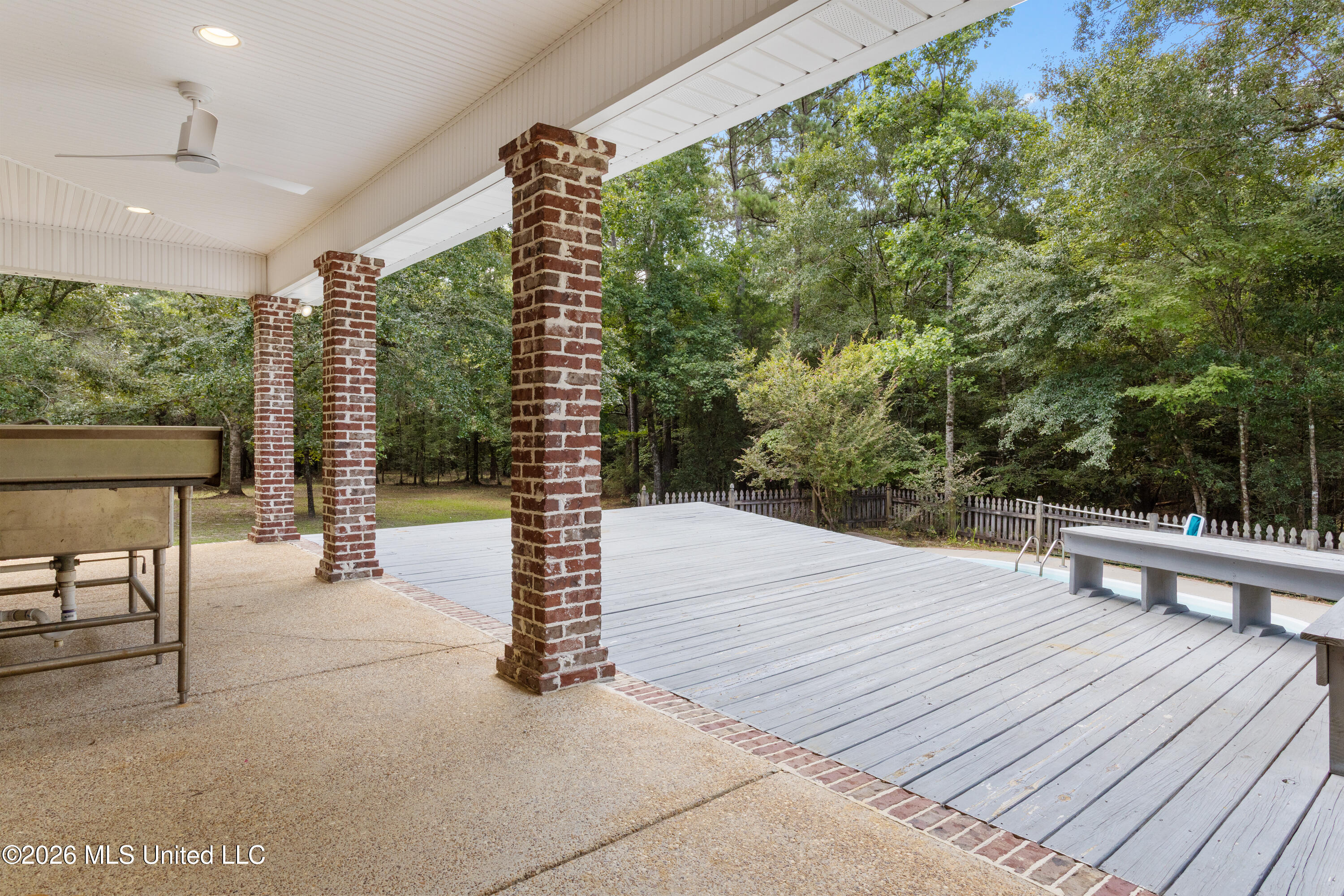 16109 Roberts Road