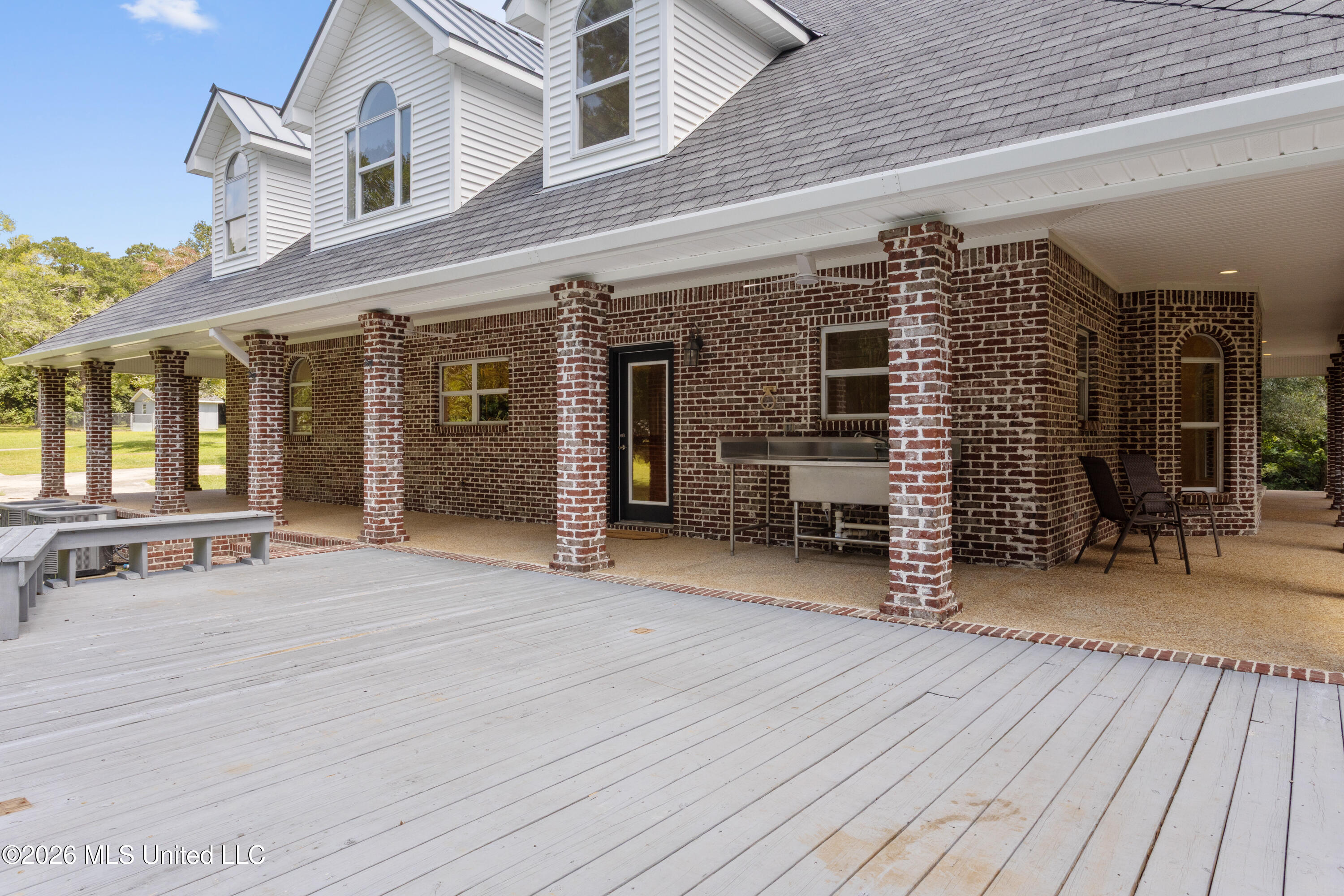 16109 Roberts Road