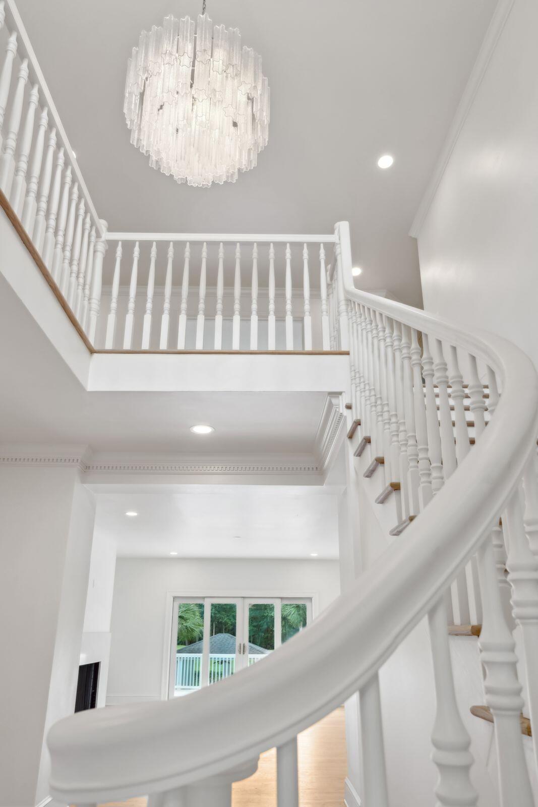 2275 Captain Waring Court