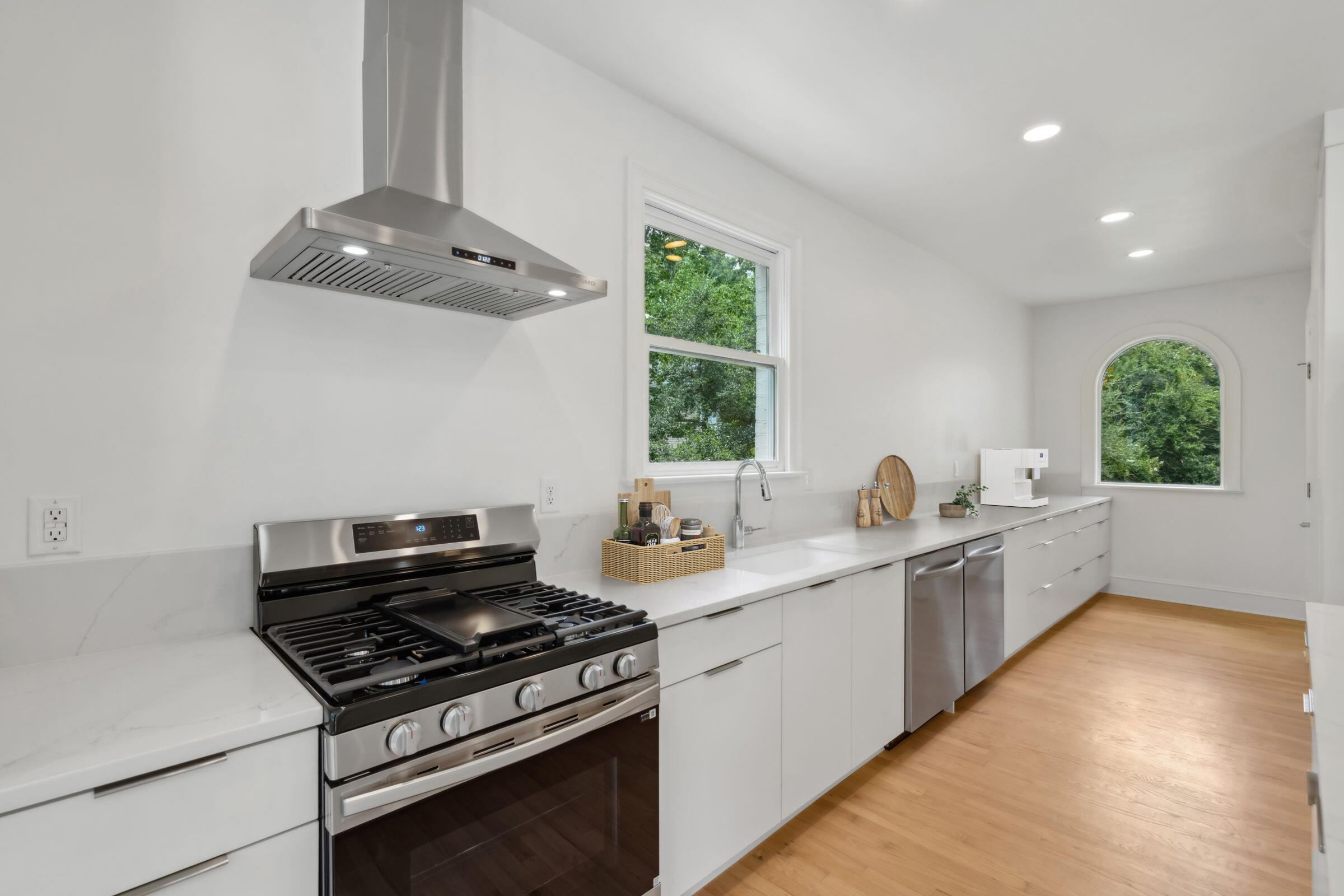 2275 Captain Waring Court
