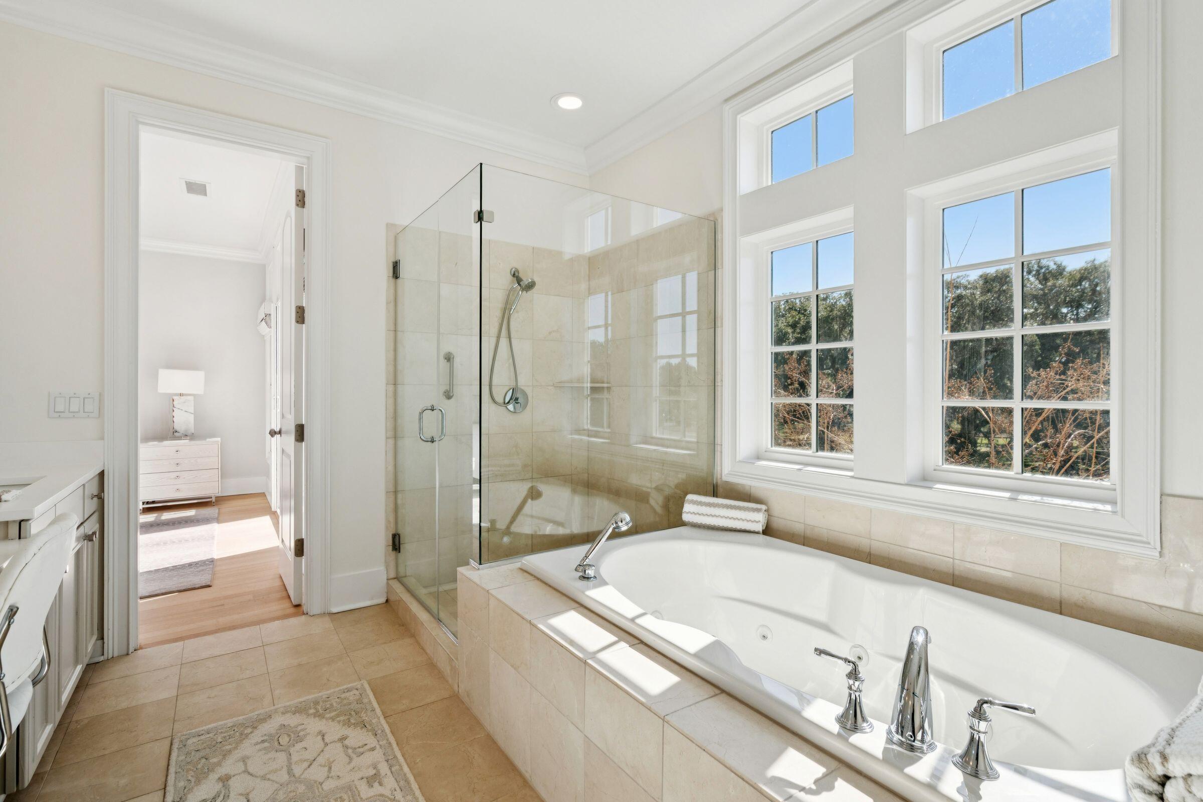 118 Fairbanks Oak Alley # 3b