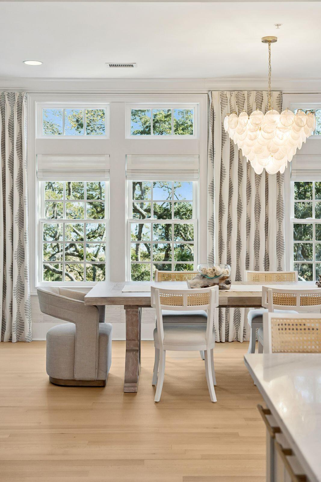 118 Fairbanks Oak Alley # 3b