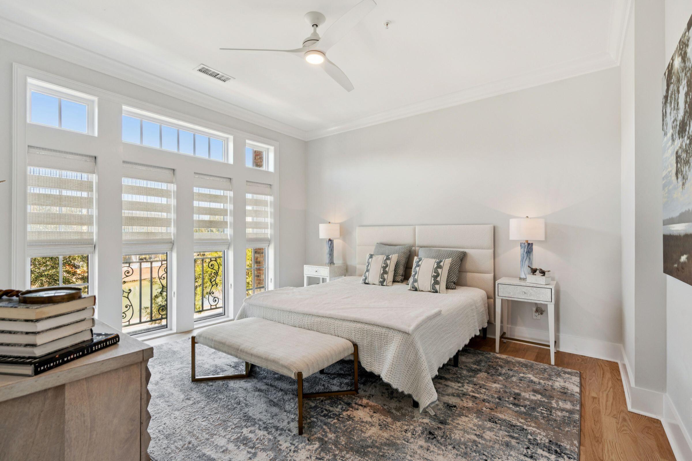 118 Fairbanks Oak Alley # 3b