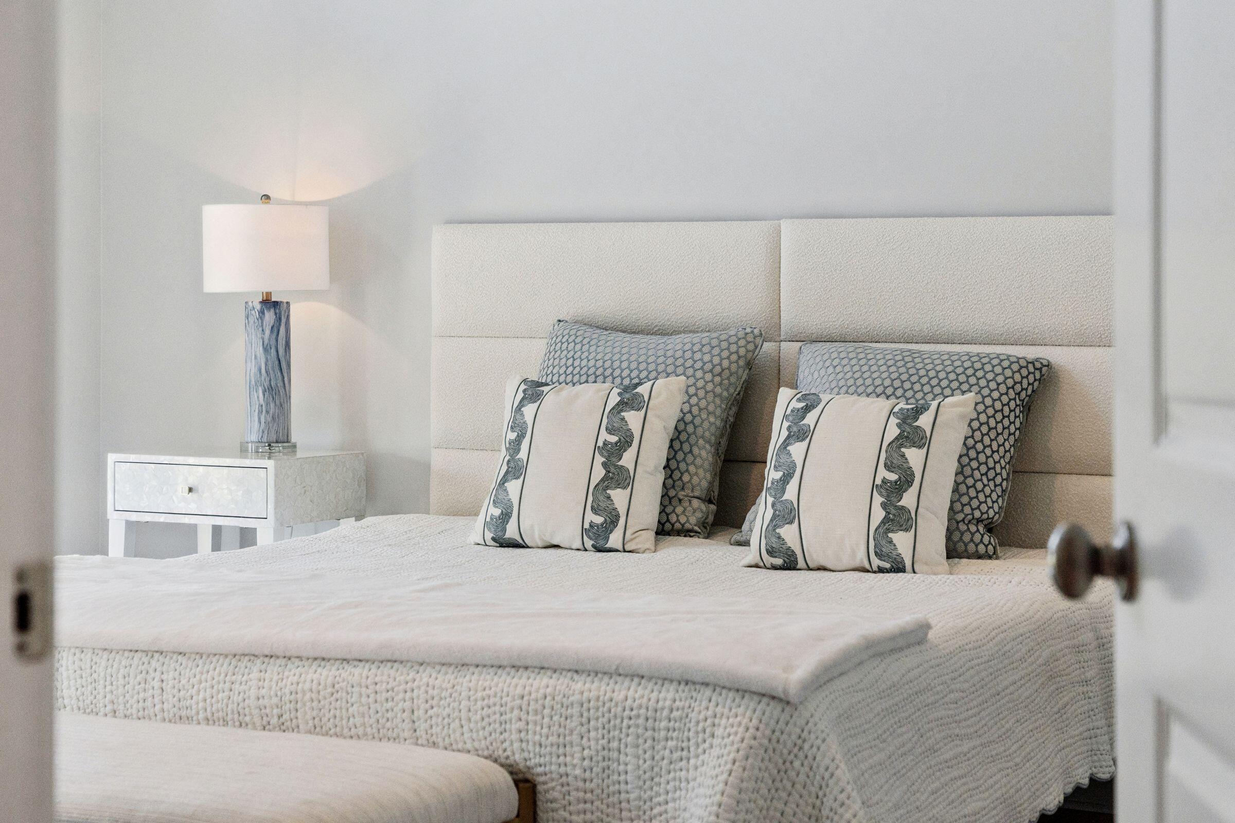 118 Fairbanks Oak Alley # 3b