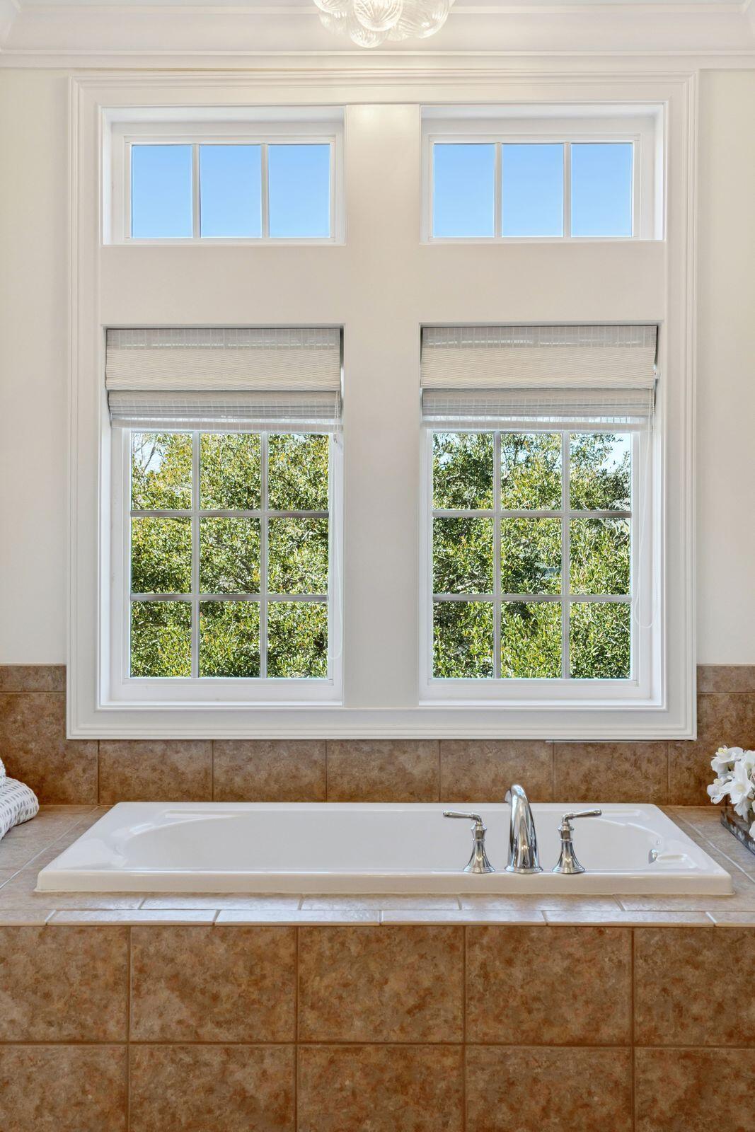 118 Fairbanks Oak Alley # 3b