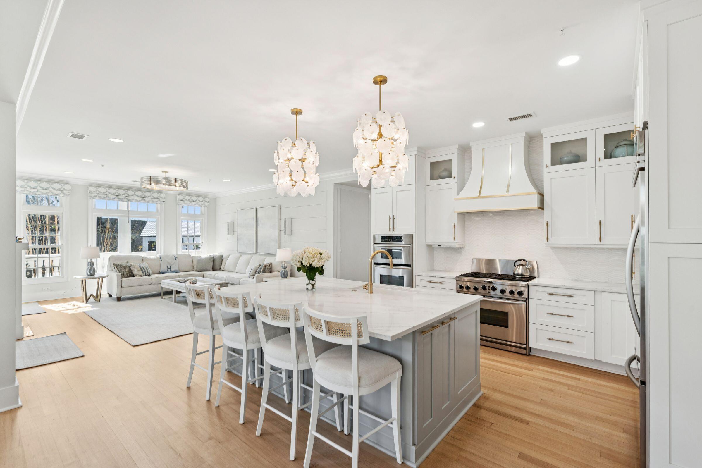 118 Fairbanks Oak Alley # 3b