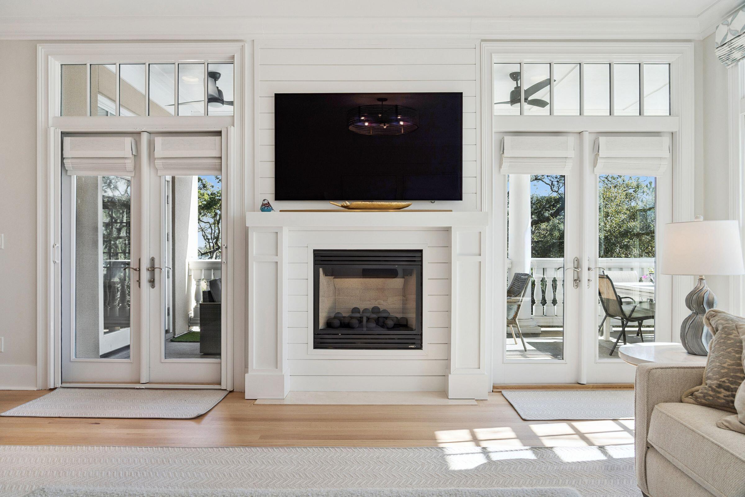 118 Fairbanks Oak Alley # 3b