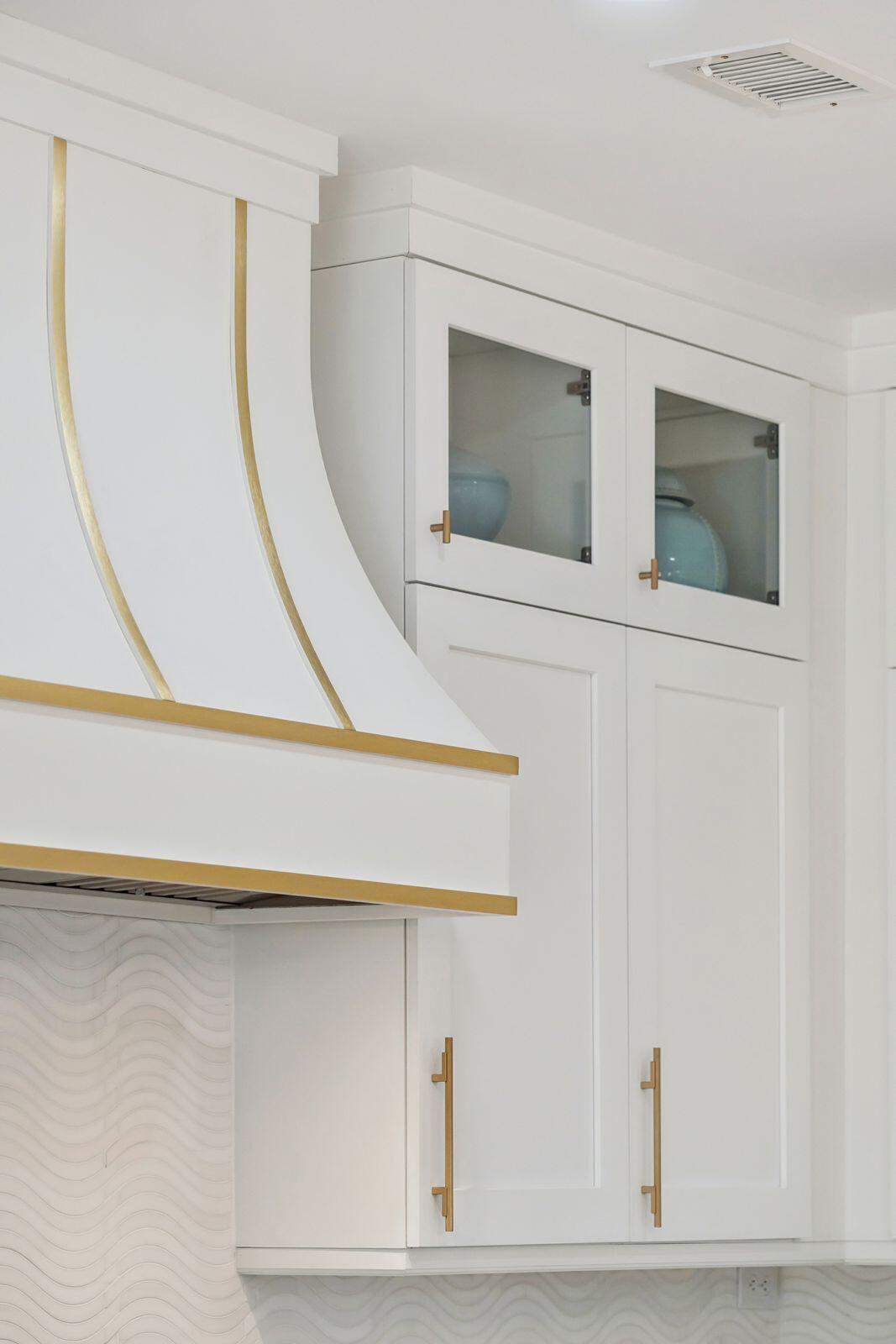 118 Fairbanks Oak Alley # 3b