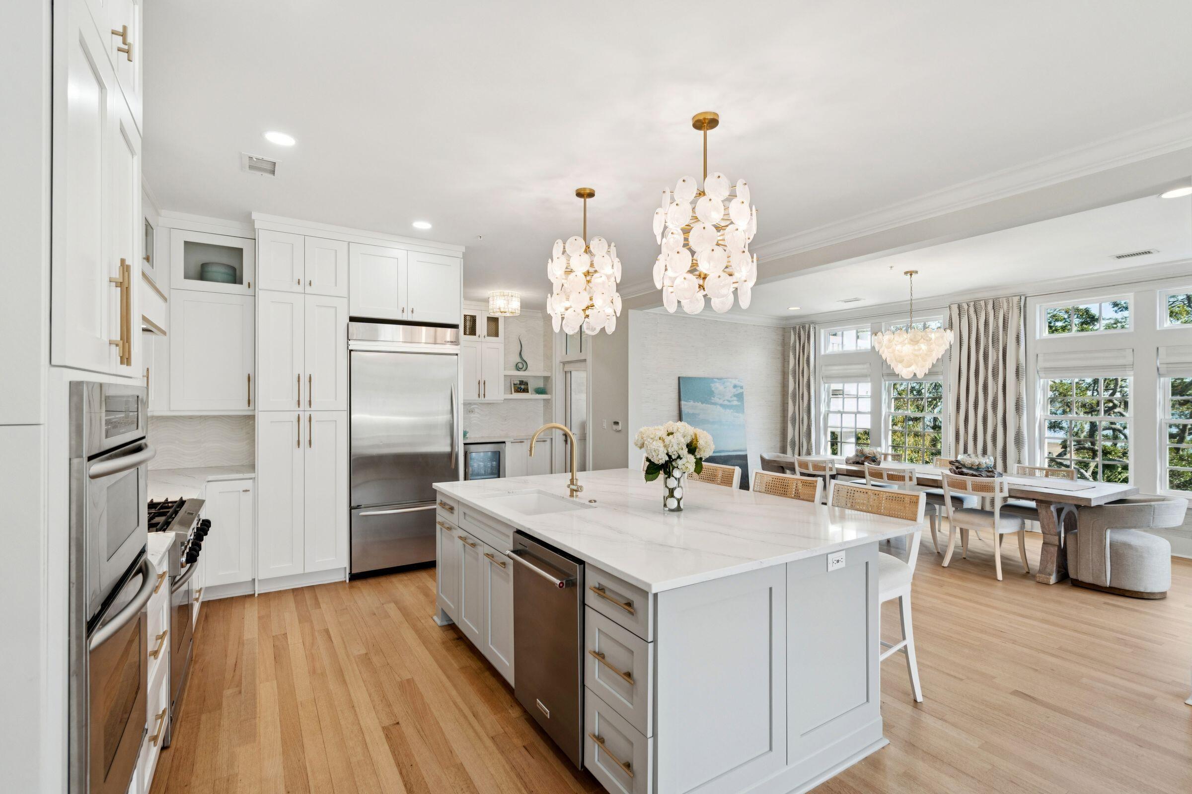 118 Fairbanks Oak Alley # 3b