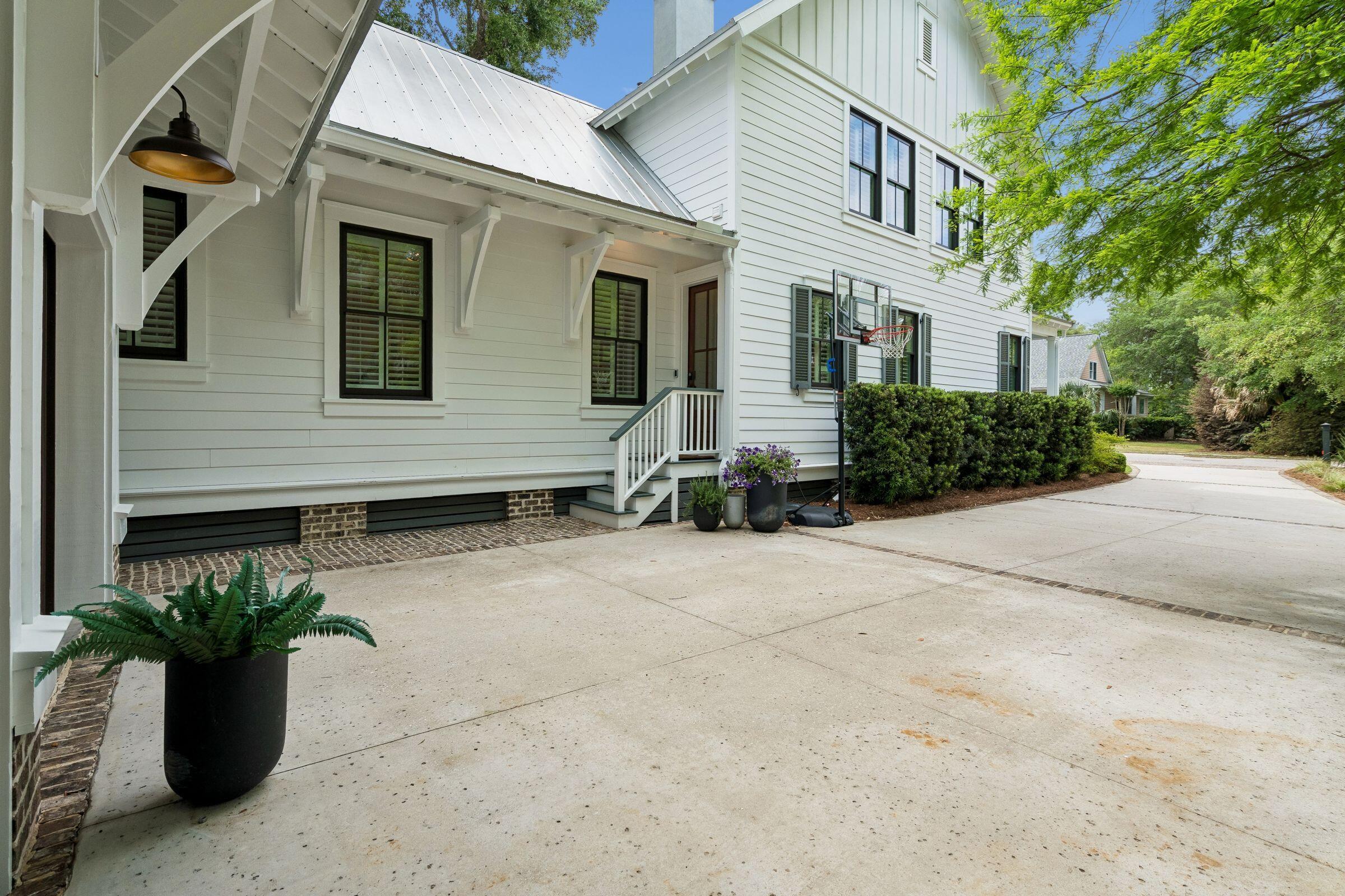 3556 Henrietta Hartford Road