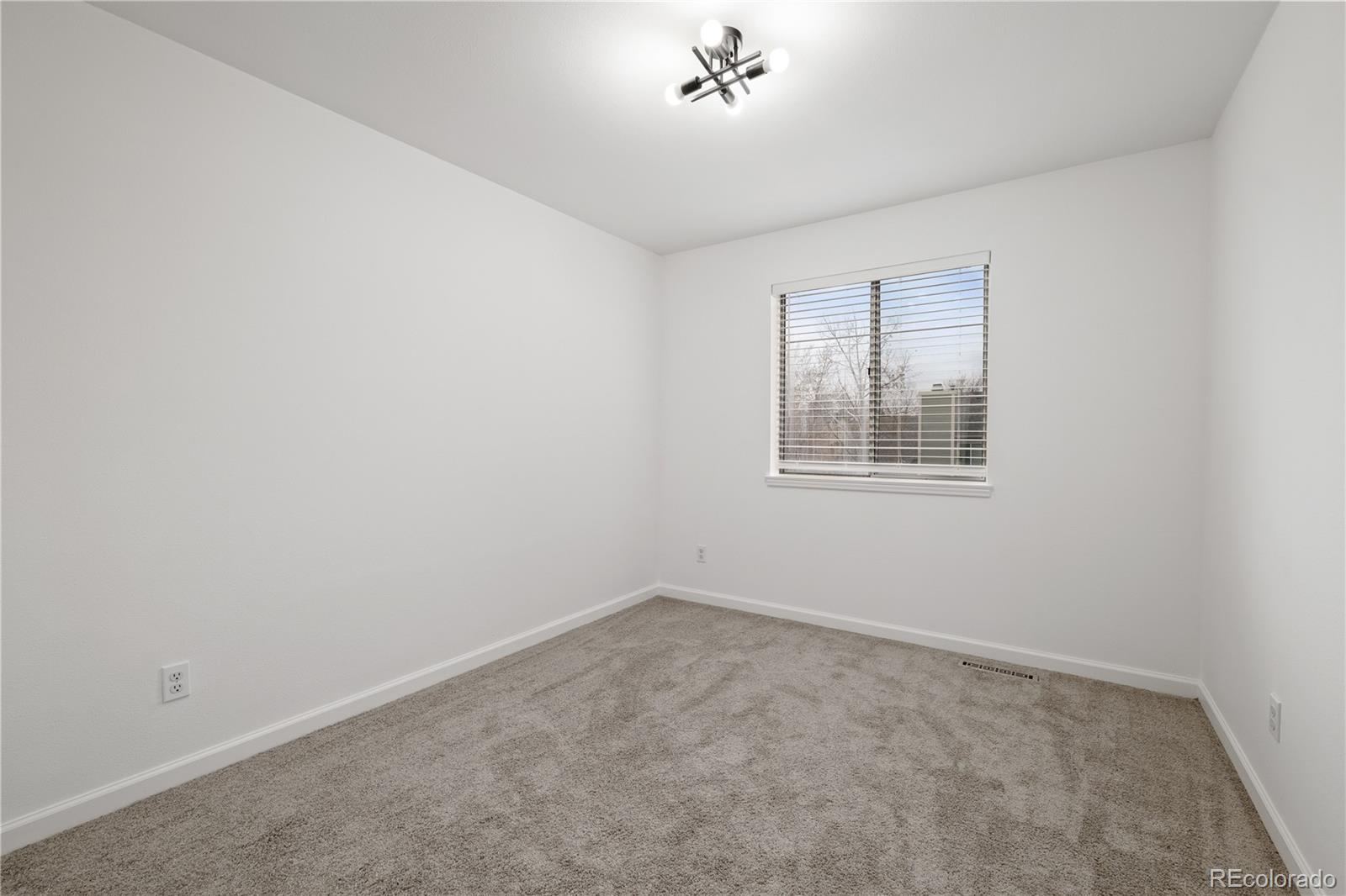 4185 S Argonne Street