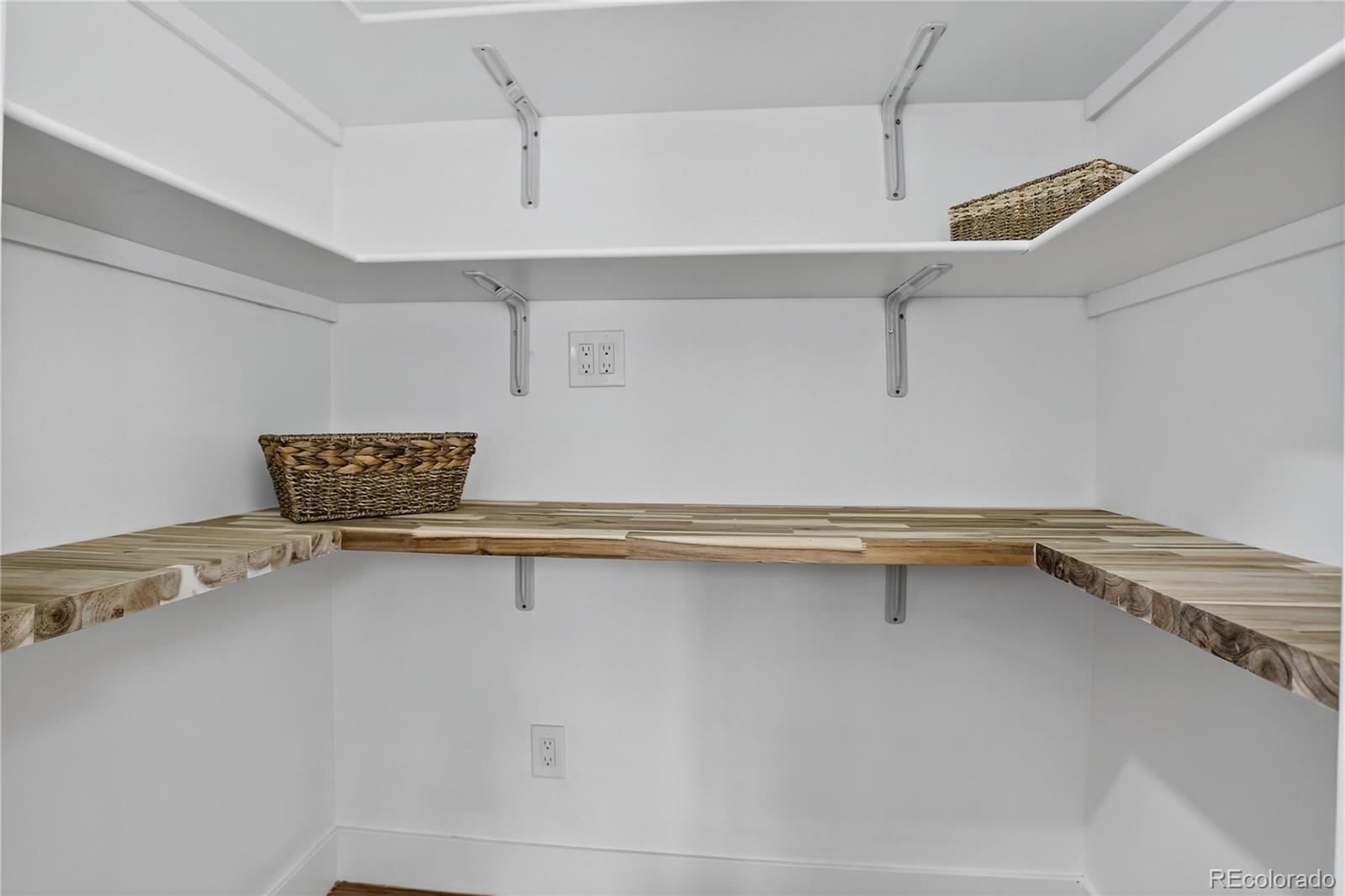 734 N Downing Street